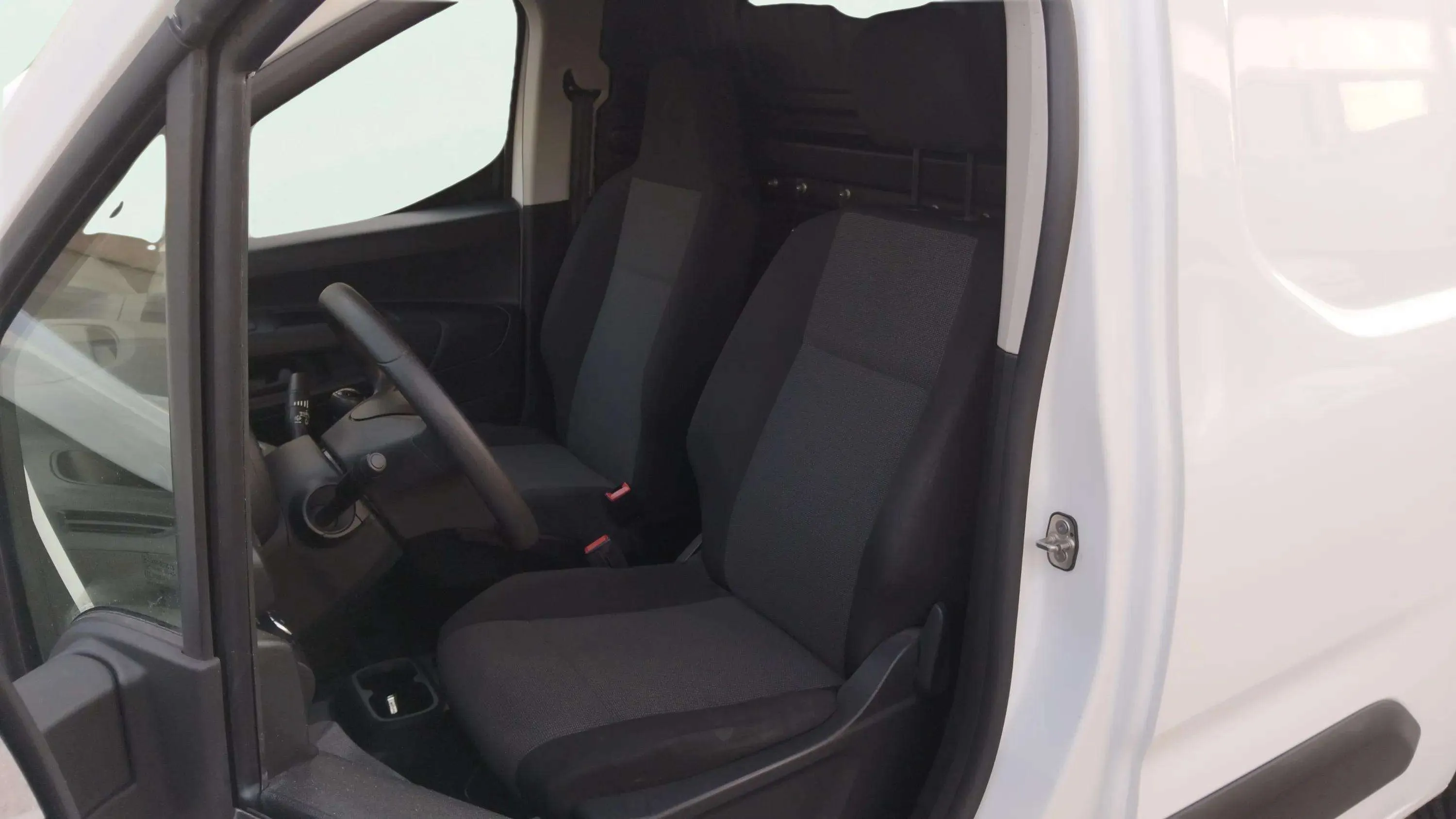 Opel Combo 1.5 TD Expression L - foto 16