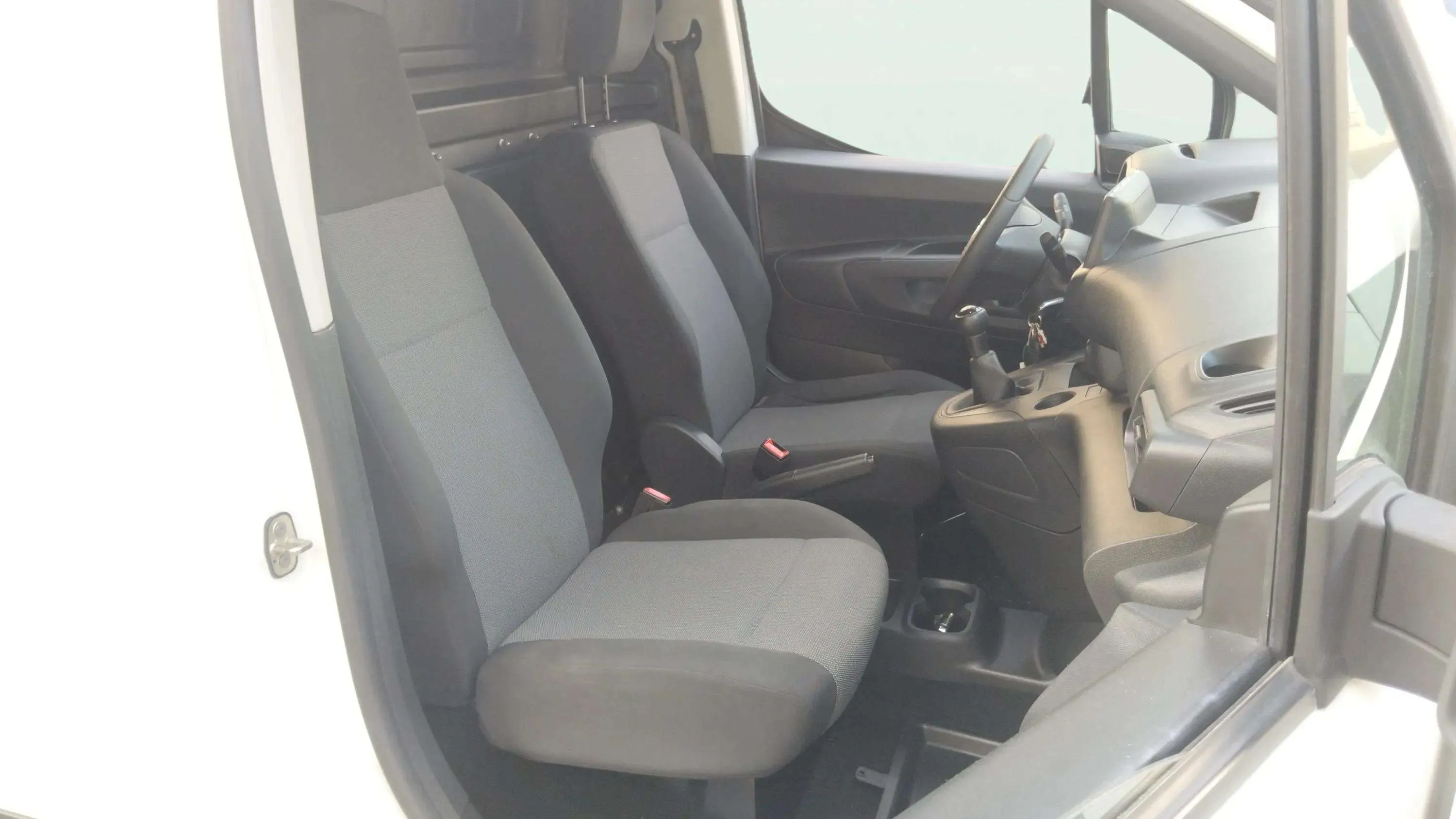Opel Combo 1.5 TD Expression L - foto 17