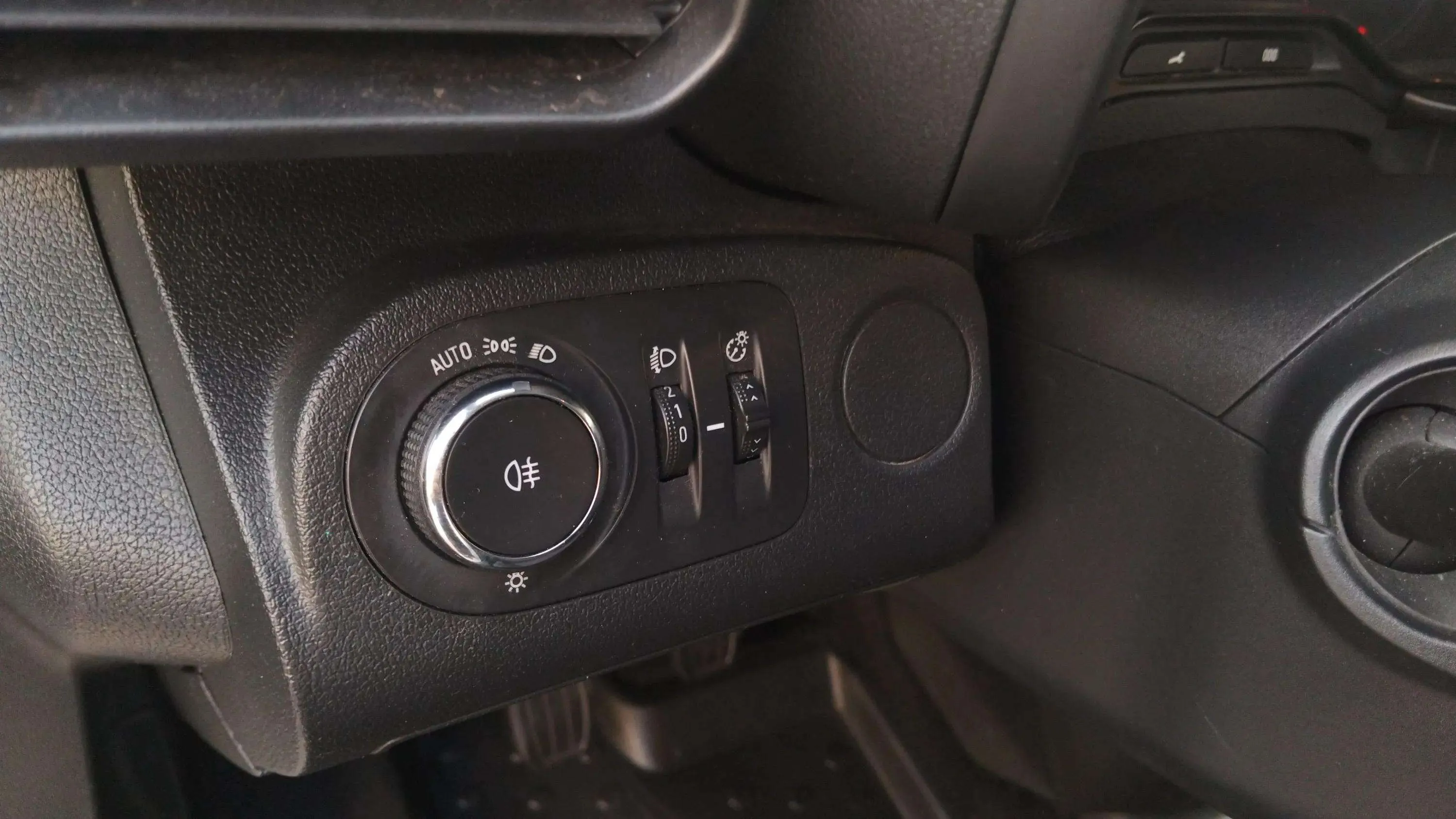 Opel Combo 1.5 TD Expression L - foto 11