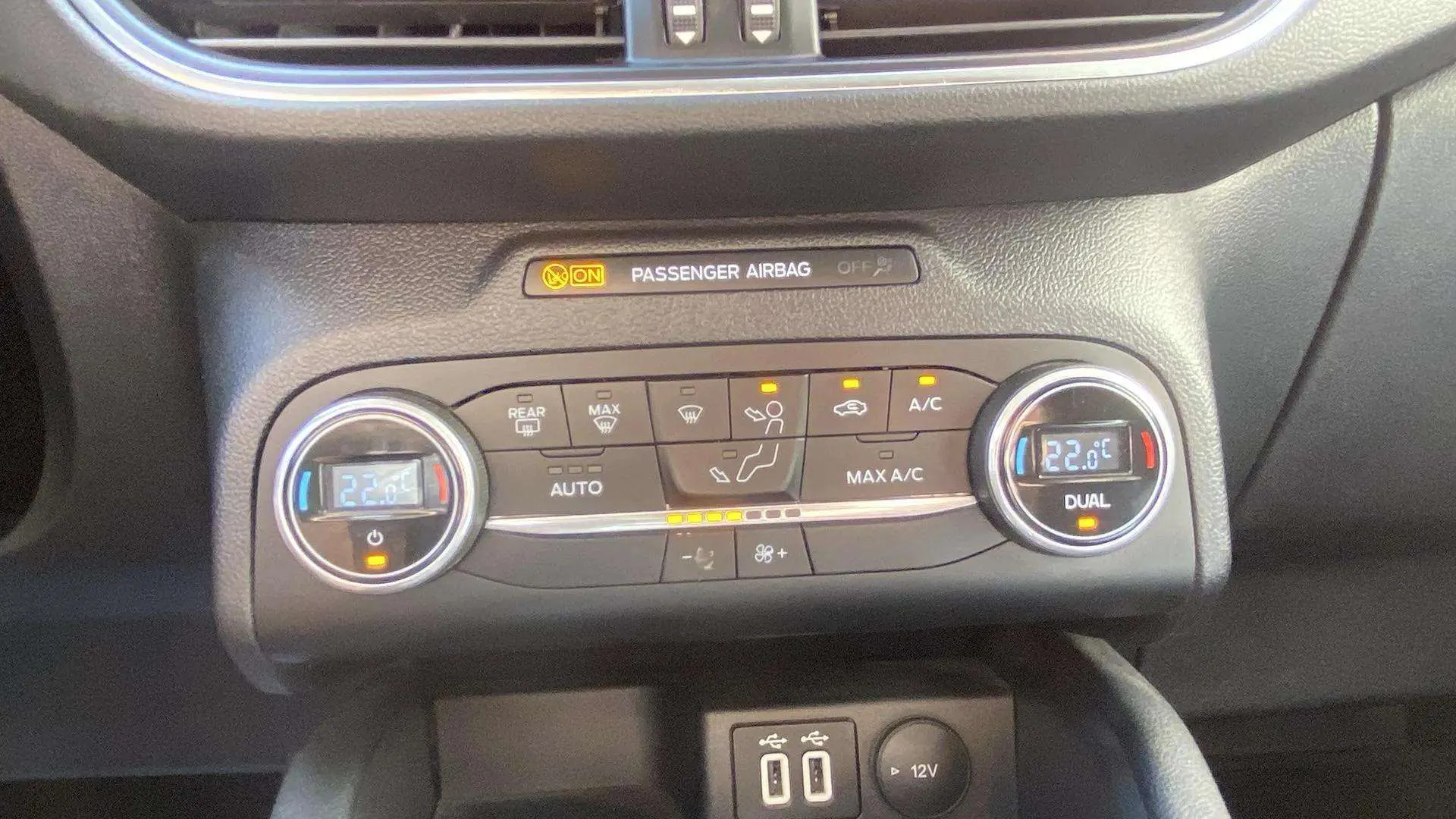 Ford Kuga Titanium 1.5 EcoBlue - foto 19
