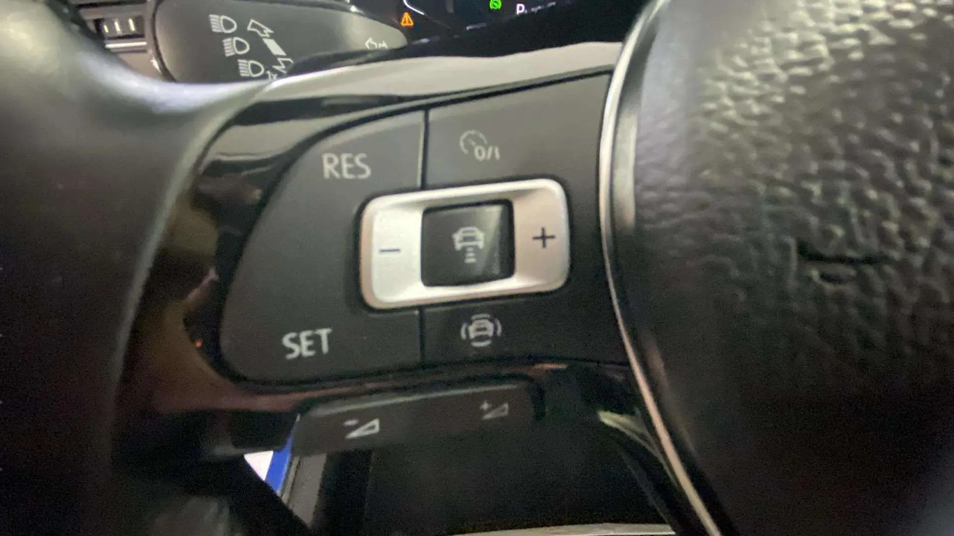 Volkswagen T-Roc Sport 1.5 TSI DSG - foto 18