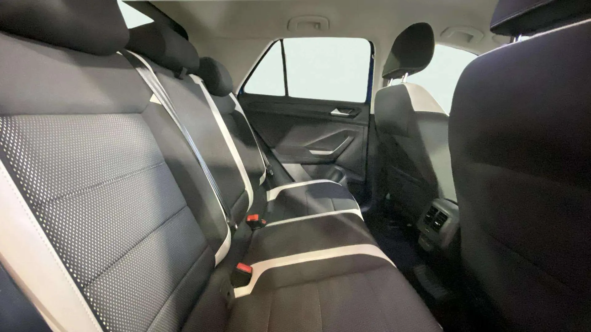 Volkswagen T-Roc Sport 1.5 TSI DSG - foto 16