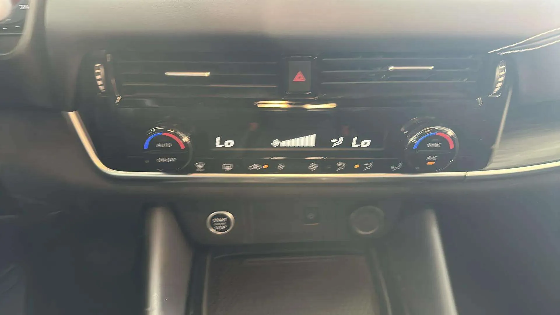 Nissan Qashqai DIG-T mHEV Xtron.4x4 Tekna - foto 14