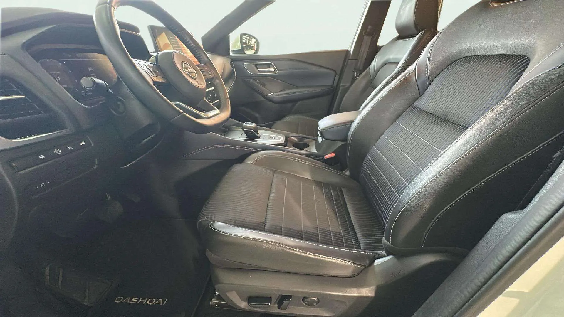 Nissan Qashqai DIG-T mHEV Xtron.4x4 Tekna - foto 19