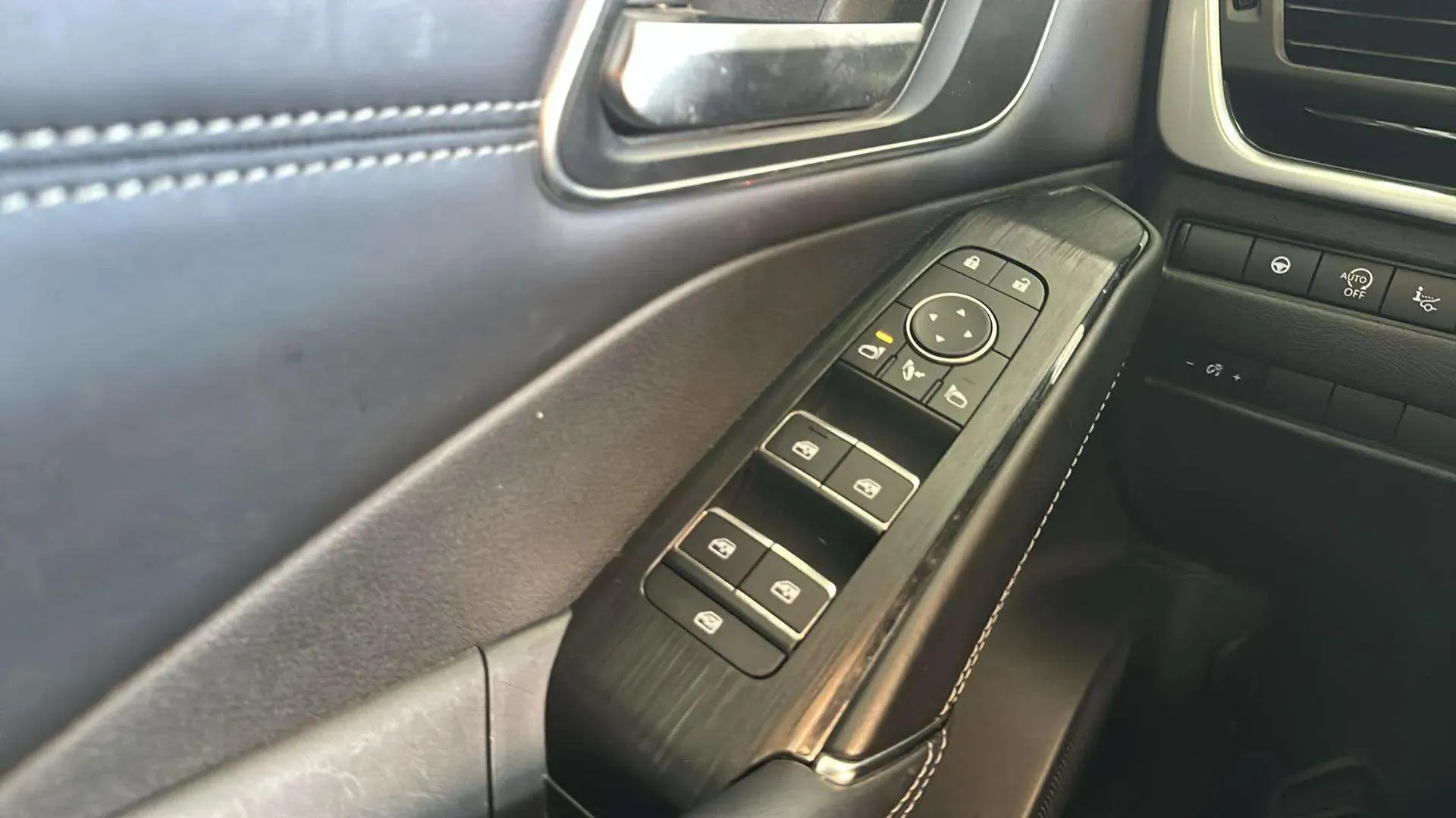 Nissan Qashqai DIG-T mHEV Xtron.4x4 Tekna - foto 18