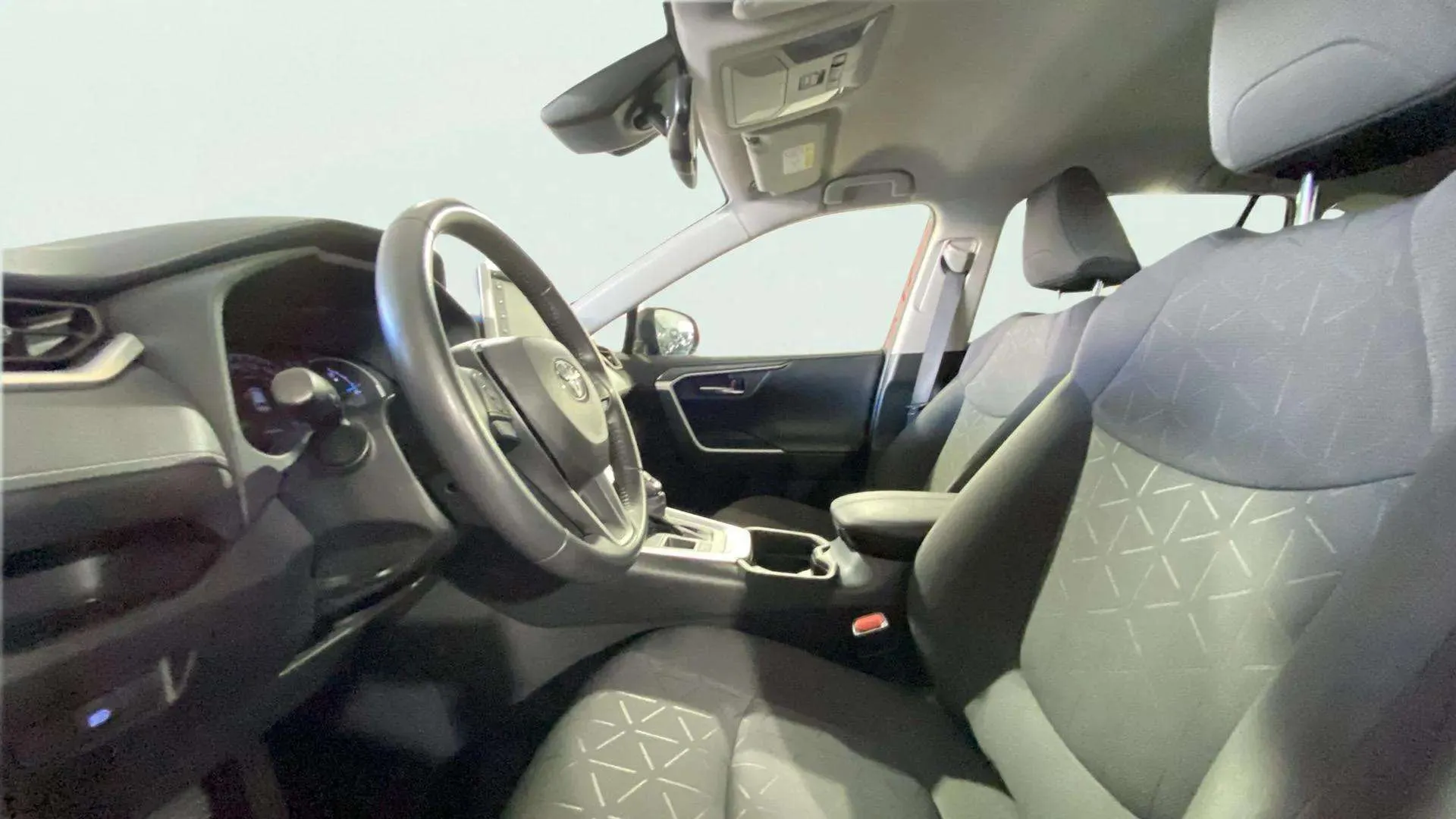 Toyota RAV4 2.5l 220H Advance - foto 13