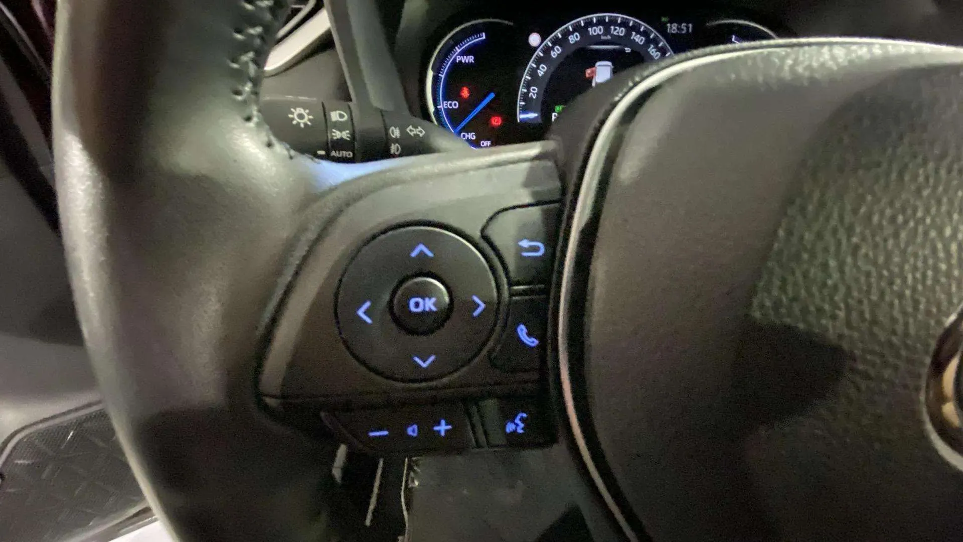 Toyota RAV4 2.5l 220H Advance - foto 18