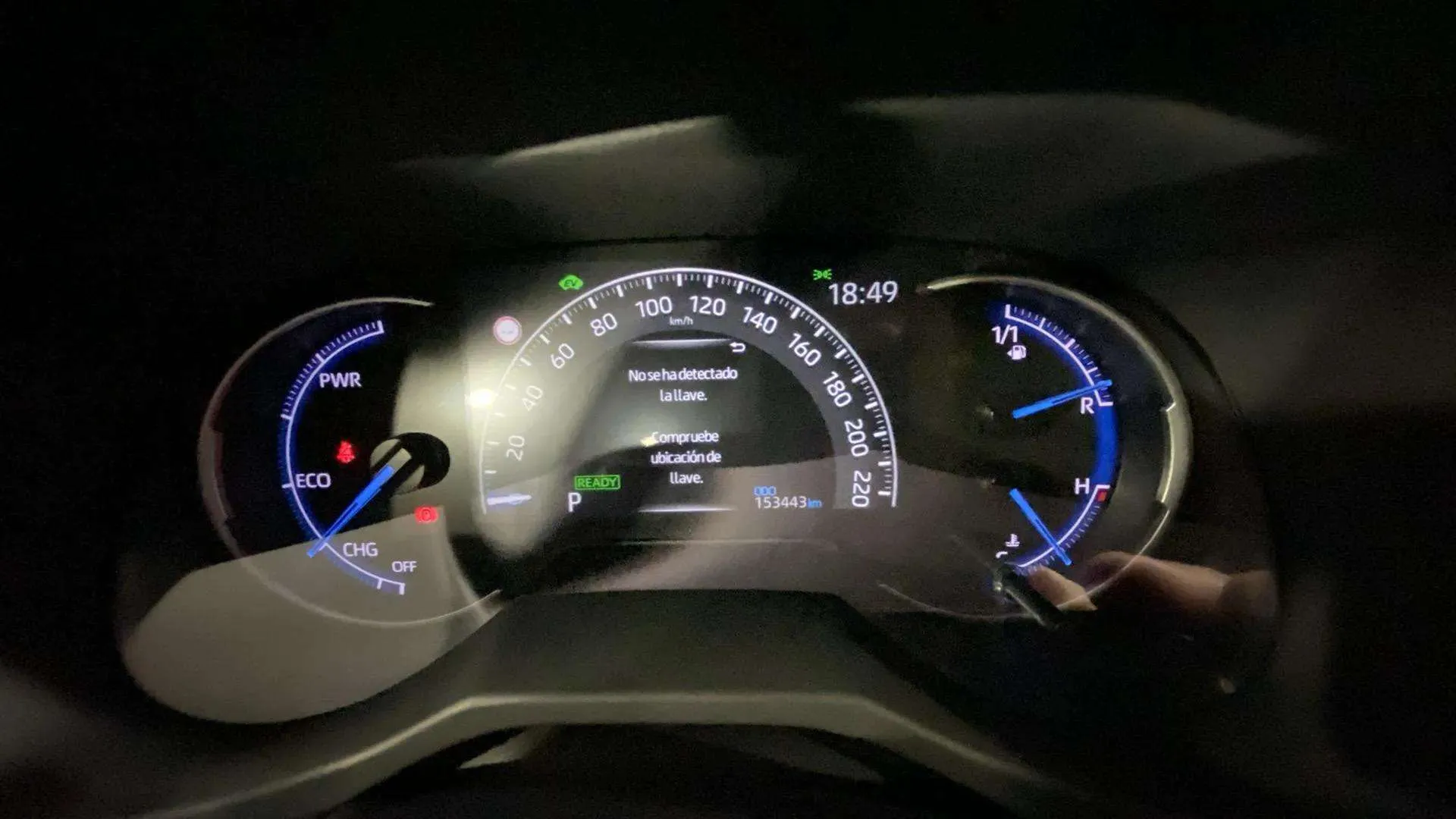 Toyota RAV4 2.5l 220H Advance - foto 11