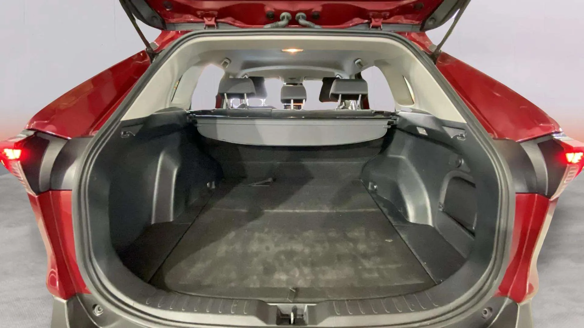 Toyota RAV4 2.5l 220H Advance - foto 20