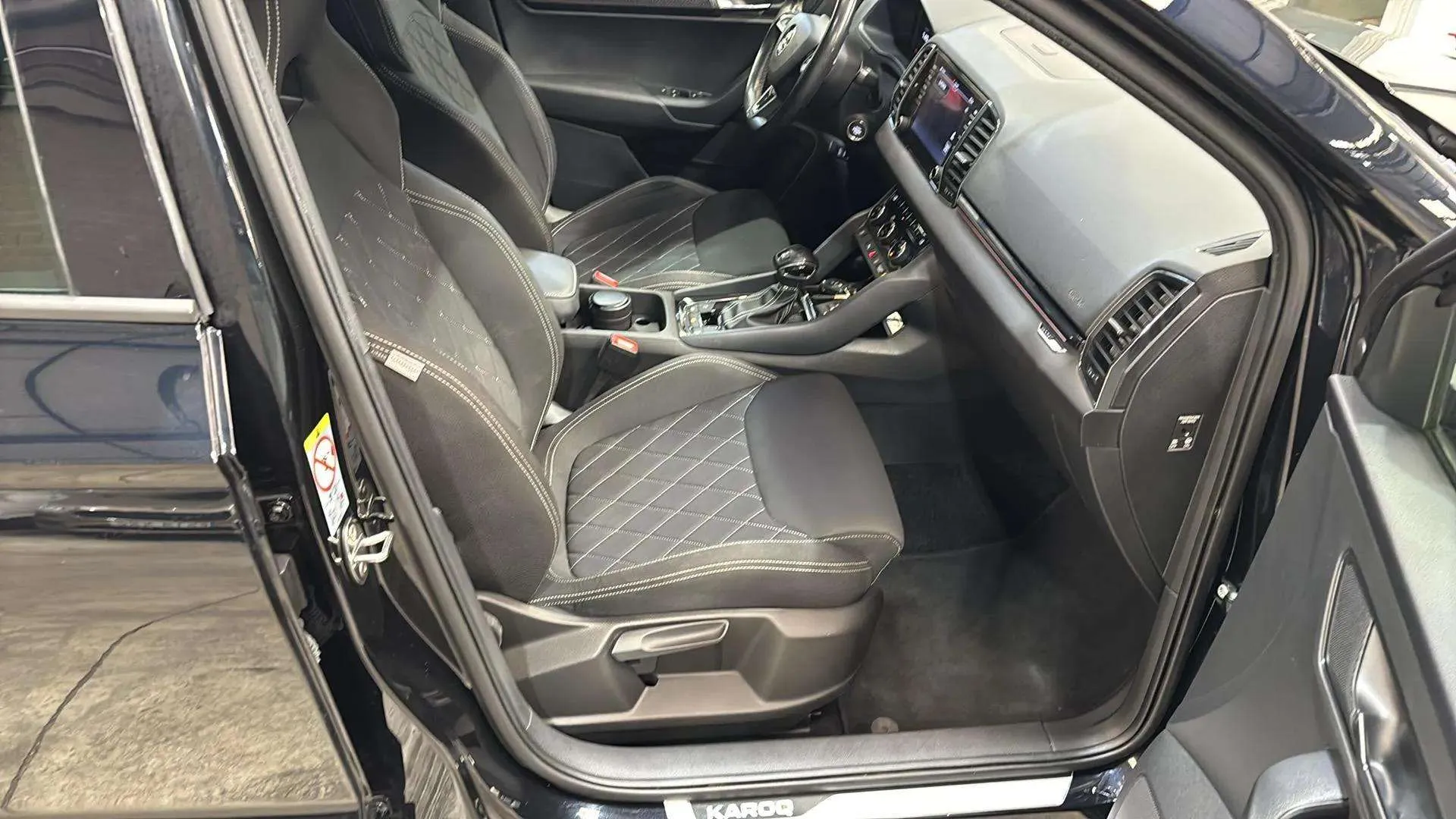 Škoda Karoq 1.5 TSI DSG ACT Sportline - foto 23