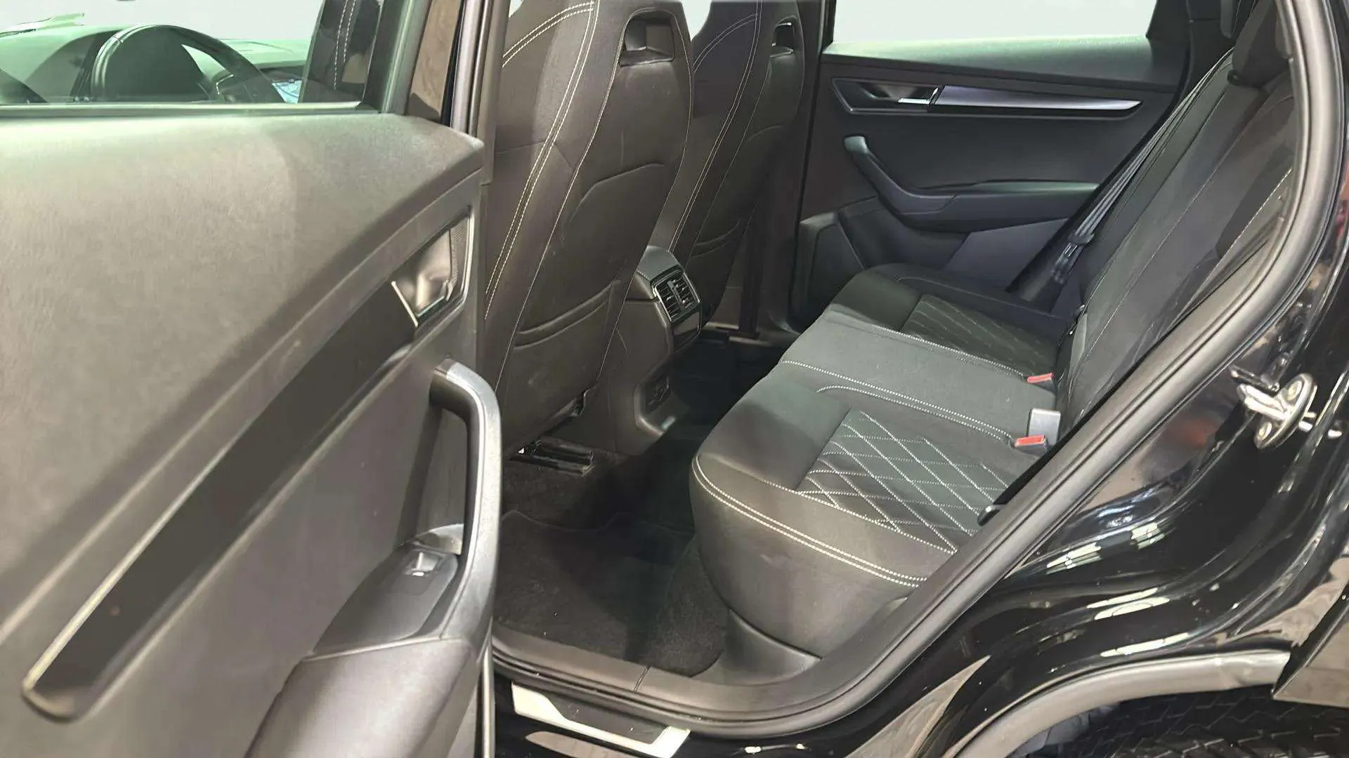 Škoda Karoq 1.5 TSI DSG ACT Sportline - foto 22
