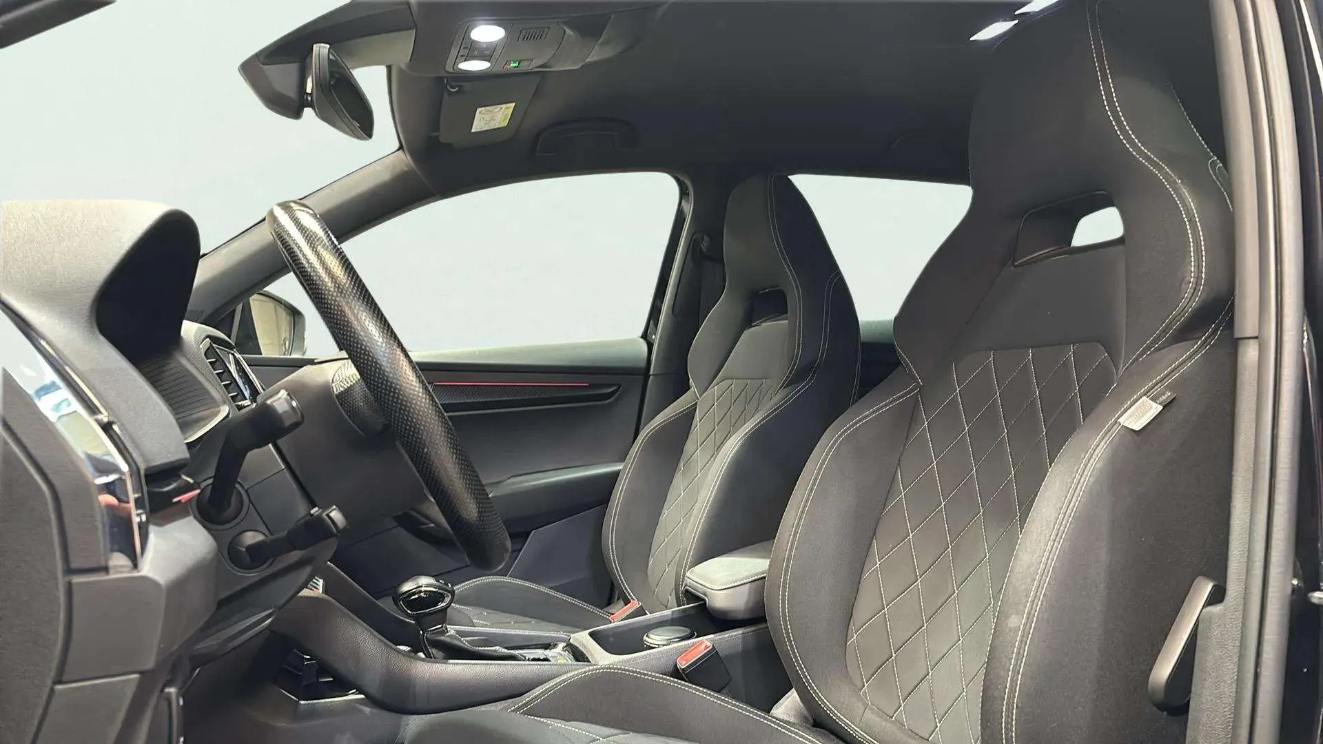 Škoda Karoq 1.5 TSI DSG ACT Sportline - foto 21