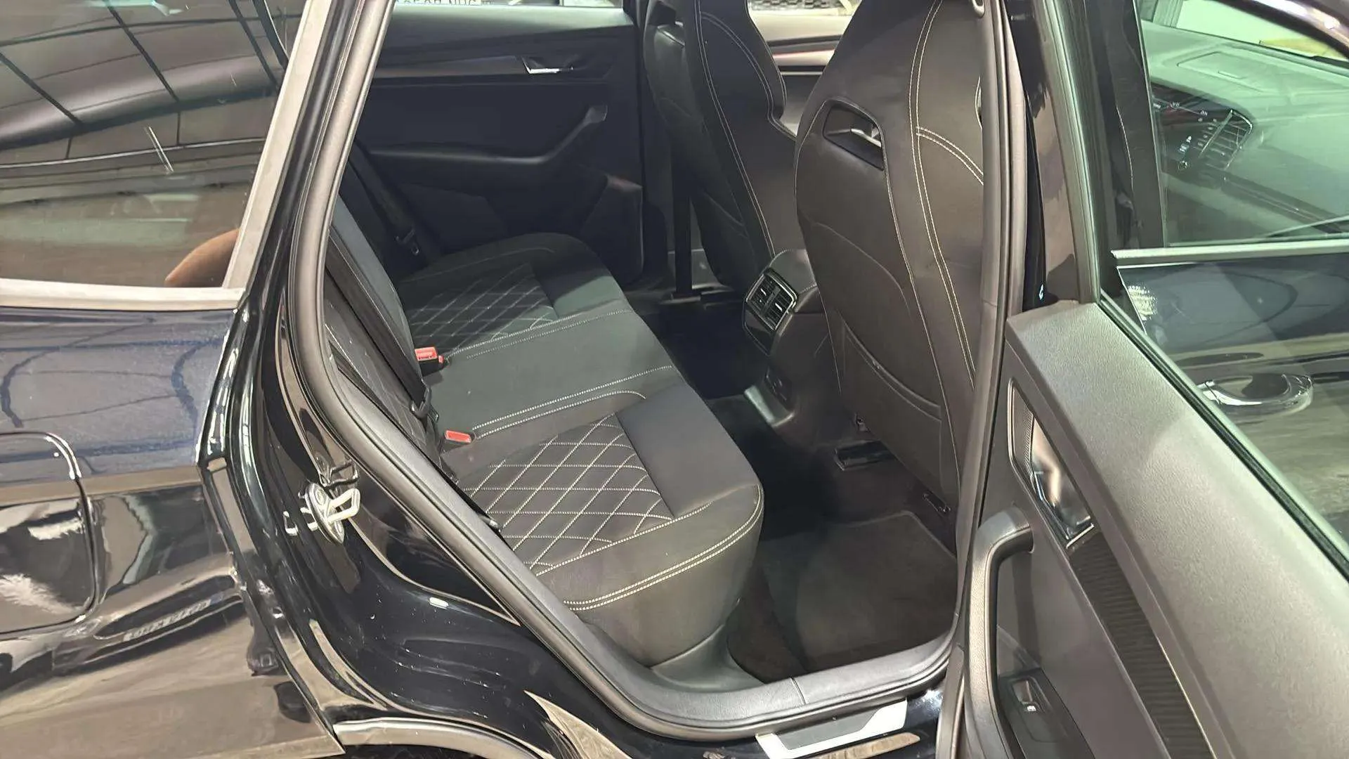Škoda Karoq 1.5 TSI DSG ACT Sportline - foto 24