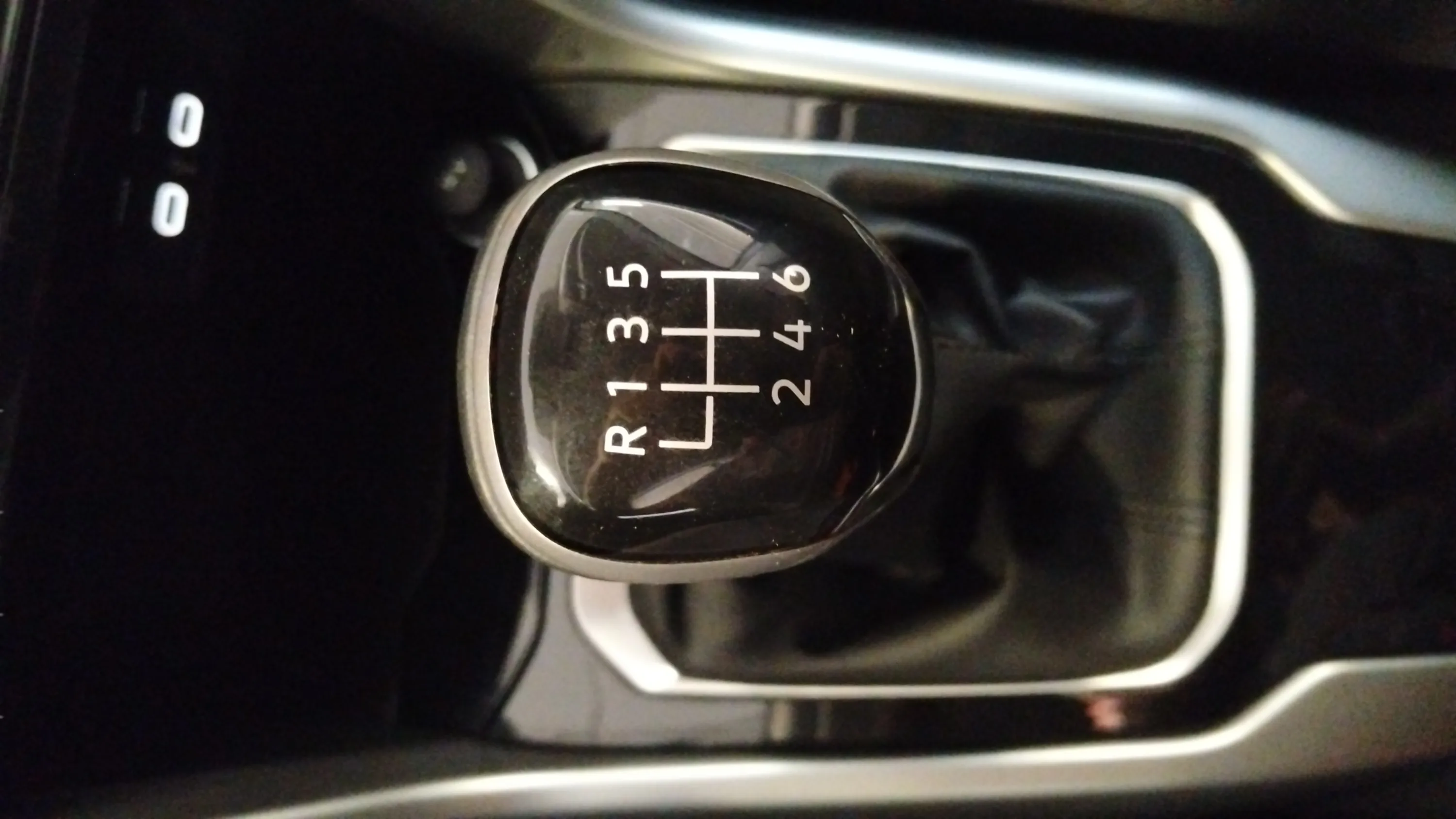 Volkswagen T-Roc Life 2.0 TDI - foto 22