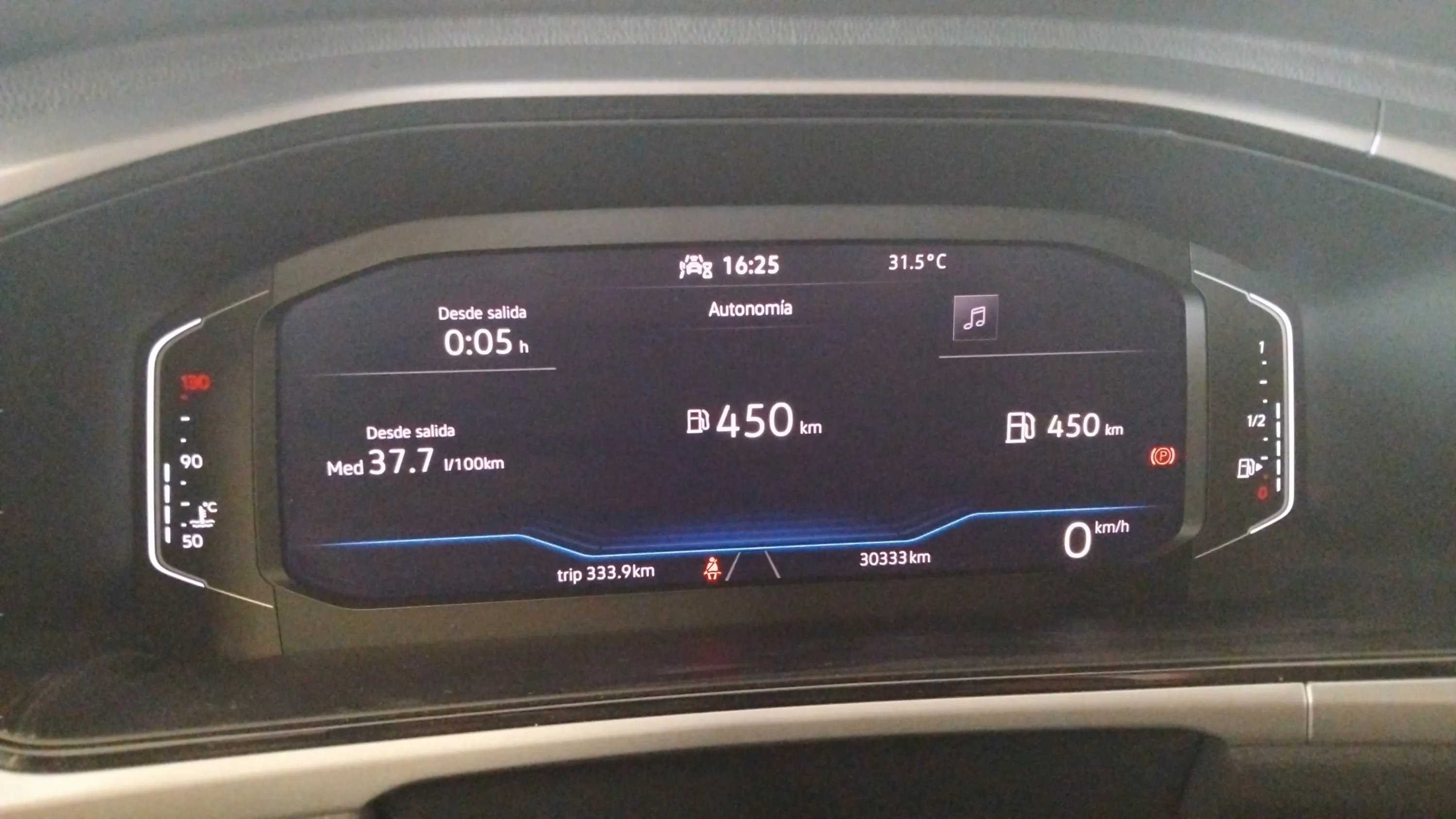 Volkswagen T-Roc Life 2.0 TDI - foto 18