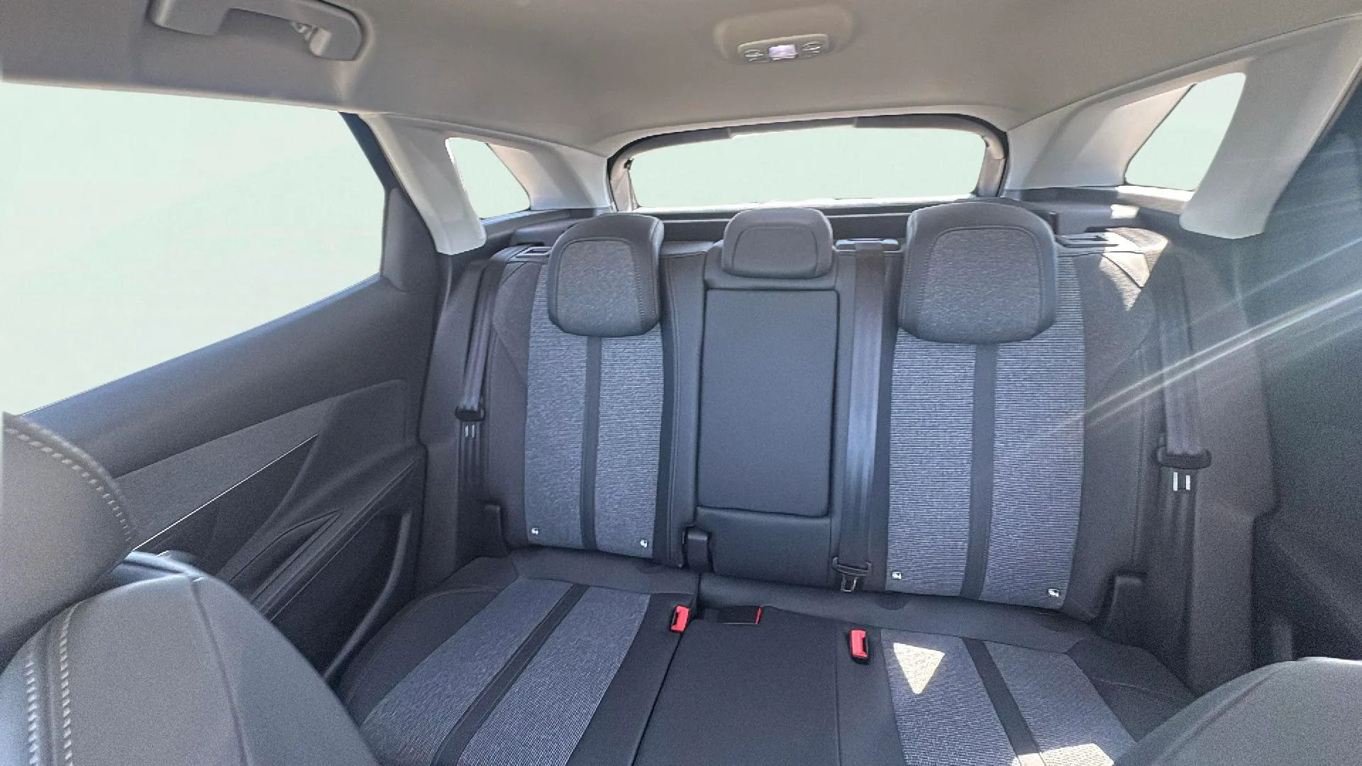 Peugeot 3008 1.2 PureTech Active EAT8 - foto 18