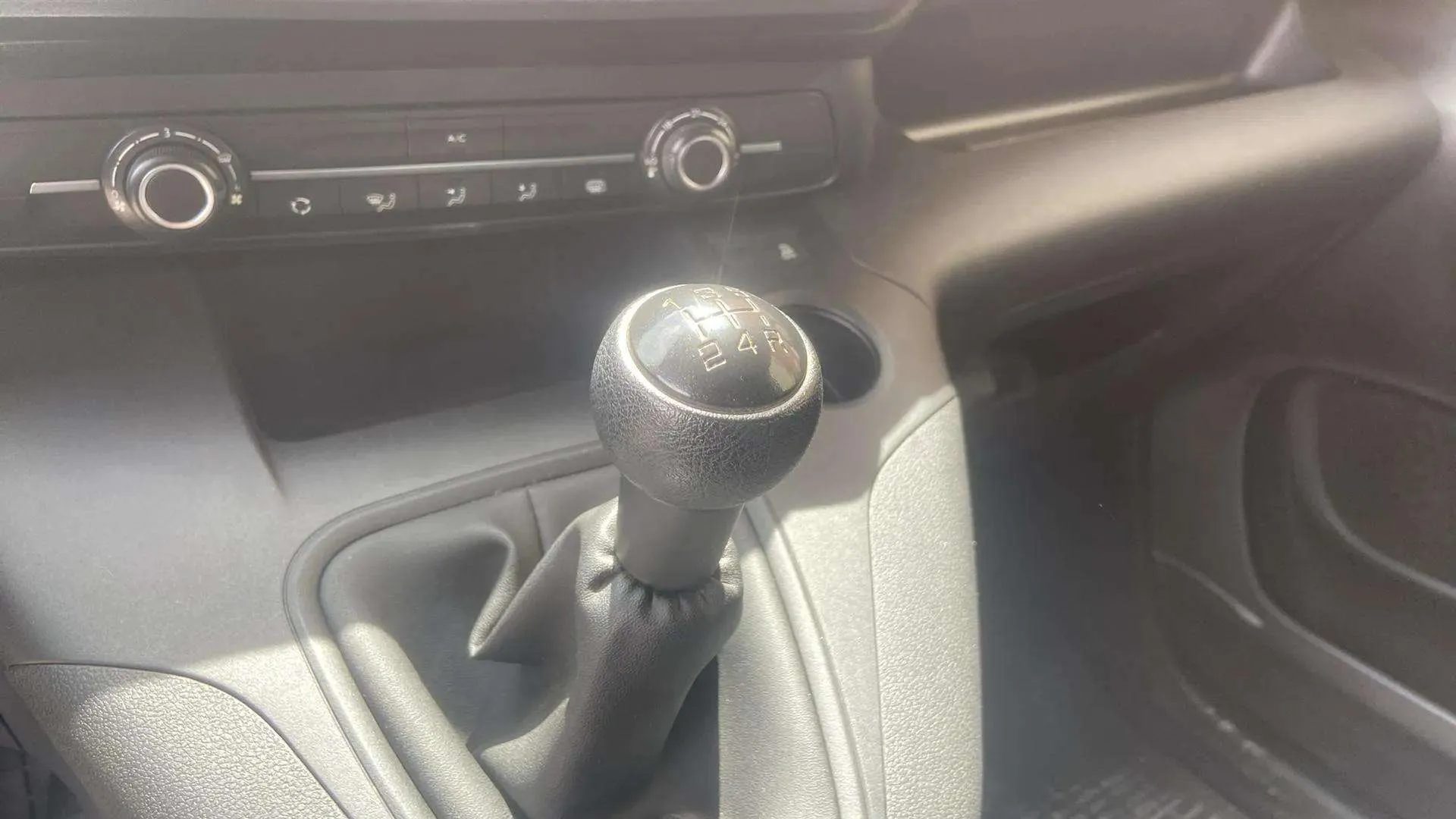 Opel Combo Furgón Diesel Combo Cargo 1.5TD L 650 100 - foto 19