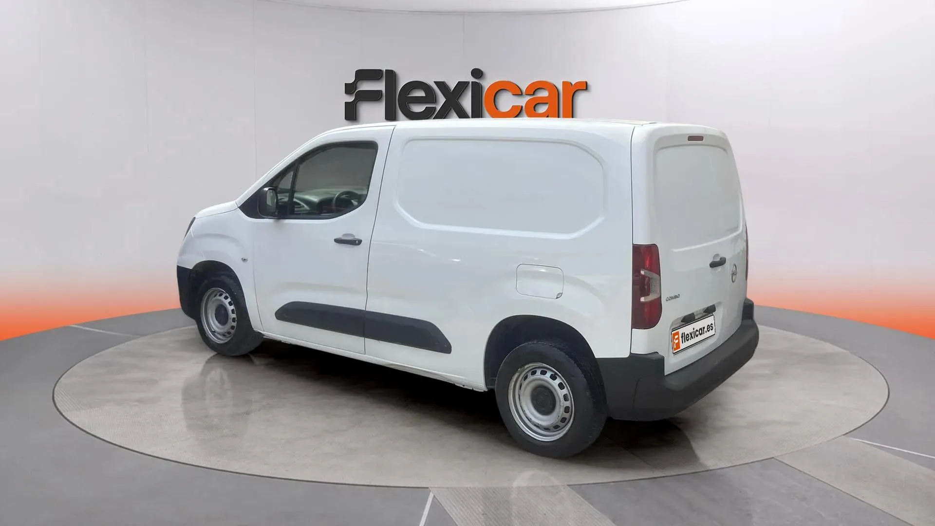 Opel Combo Furgón Diesel Combo Cargo 1.5TD L 650 100 - foto 4