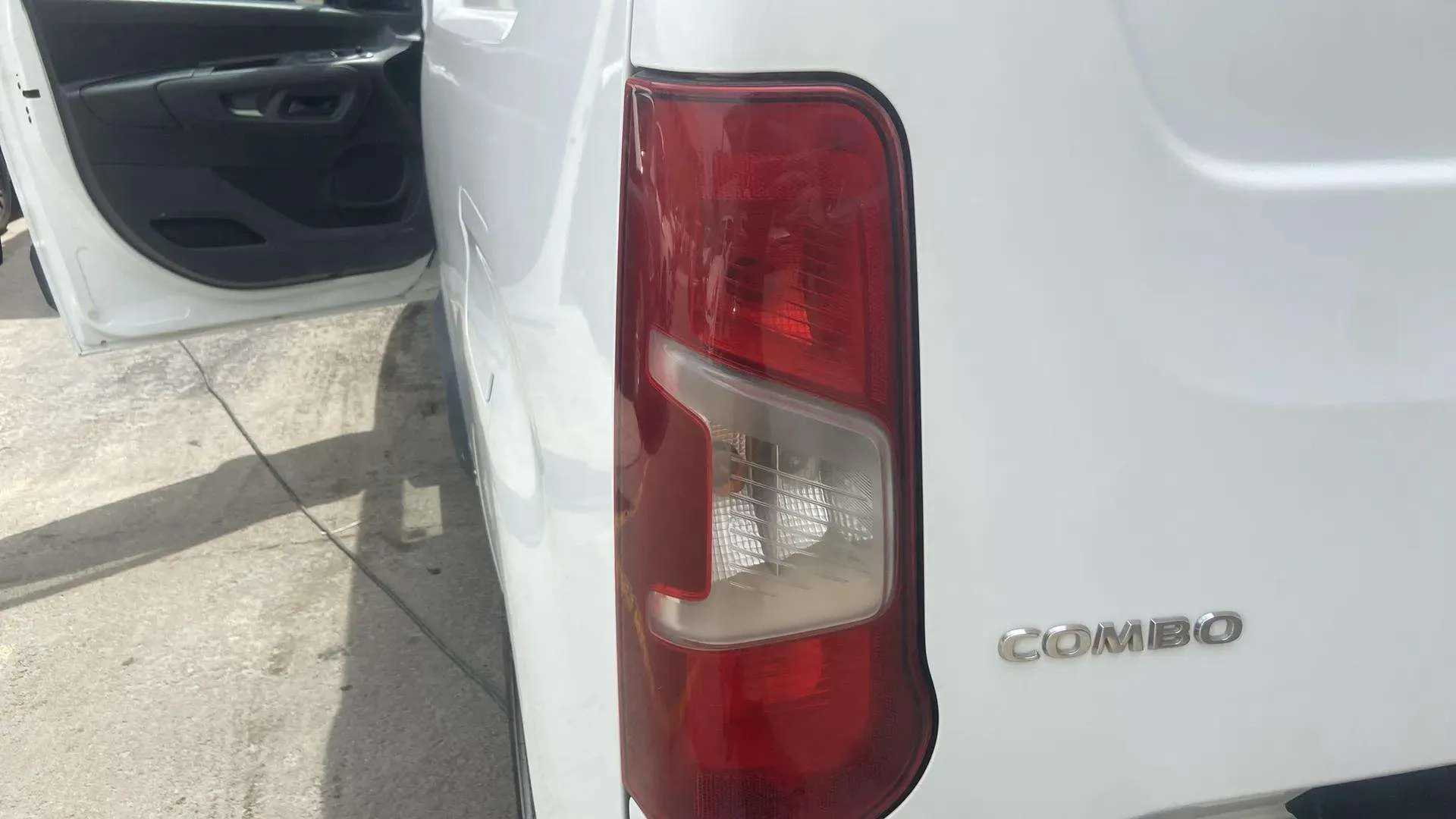 Opel Combo Furgón Diesel Combo Cargo 1.5TD L 650 100 - foto 11