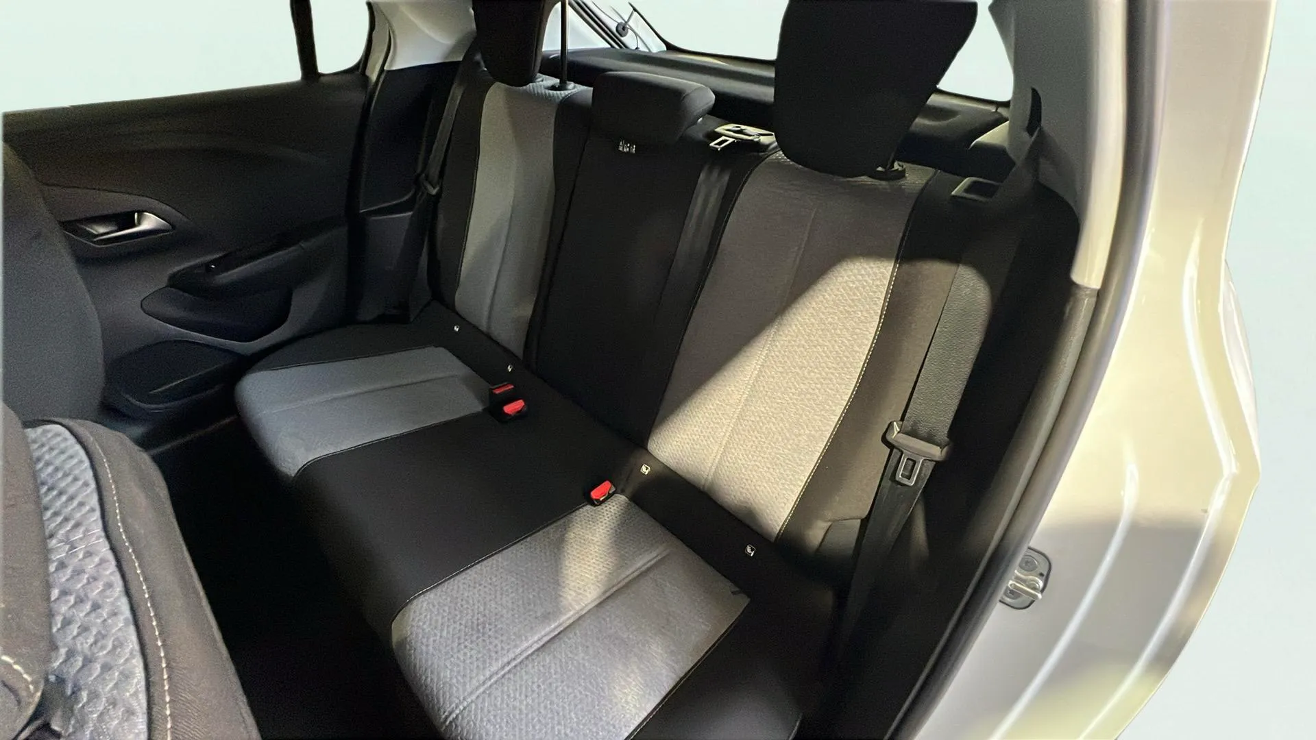 Opel Corsa 1.2T XHL Edition - foto 15