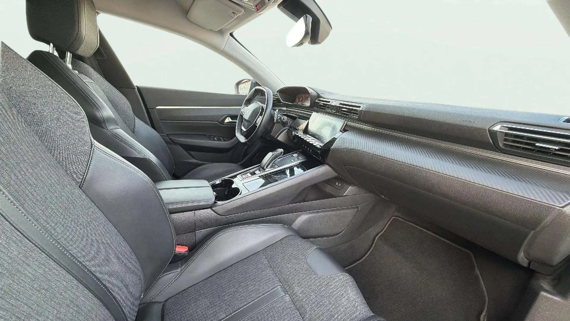 Peugeot 508 Allure Hybrid 225 e-EAT8 - foto 13