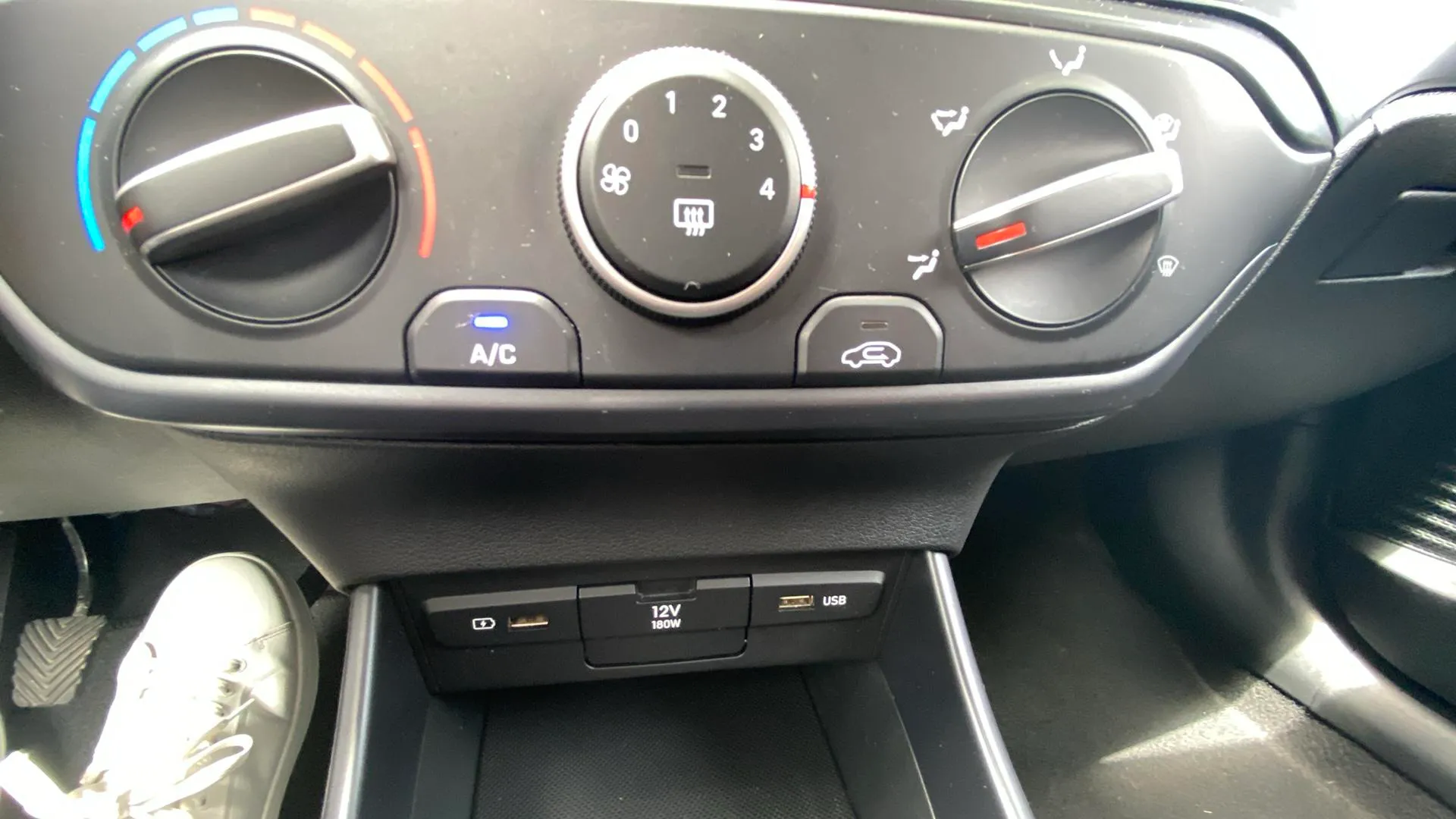 Hyundai Bayon 1.2 MPI Essence - foto 23