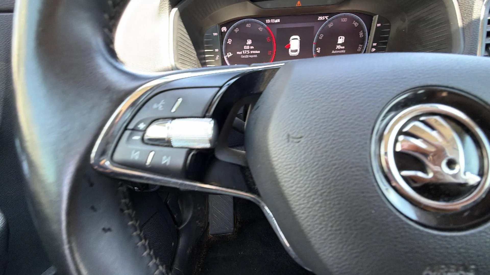 Škoda Karoq 2.0 TDI DSG 4x4 Ambition - foto 11