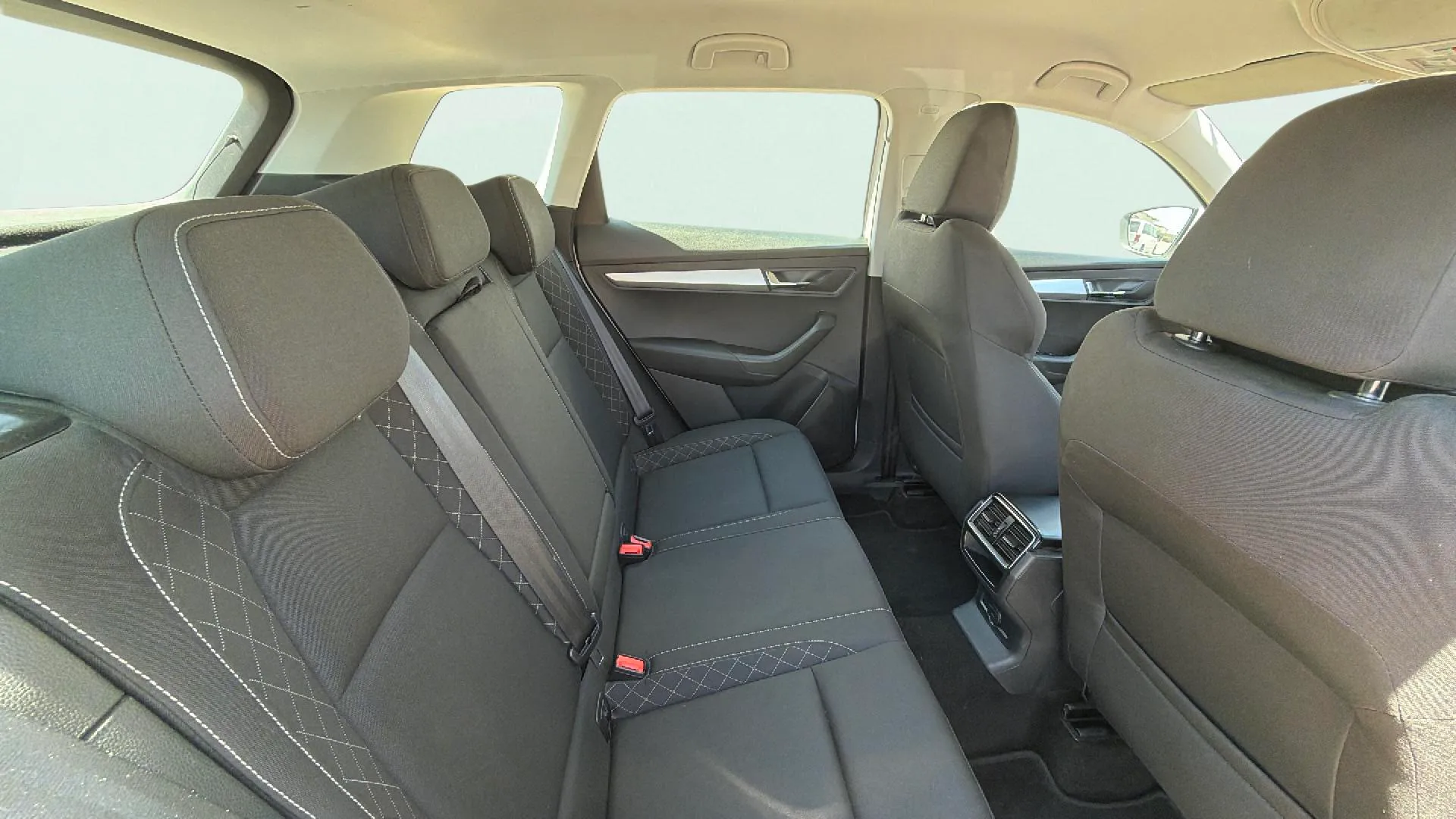 Škoda Karoq 2.0 TDI DSG 4x4 Ambition - foto 18