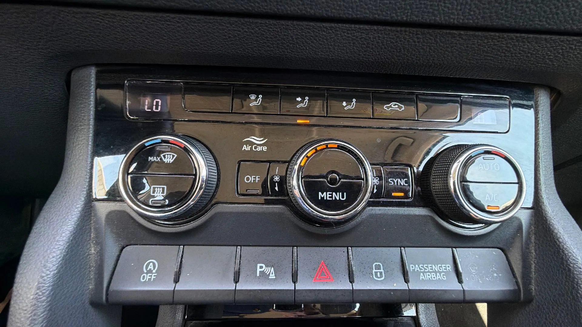 Škoda Karoq 2.0 TDI DSG 4x4 Ambition - foto 16