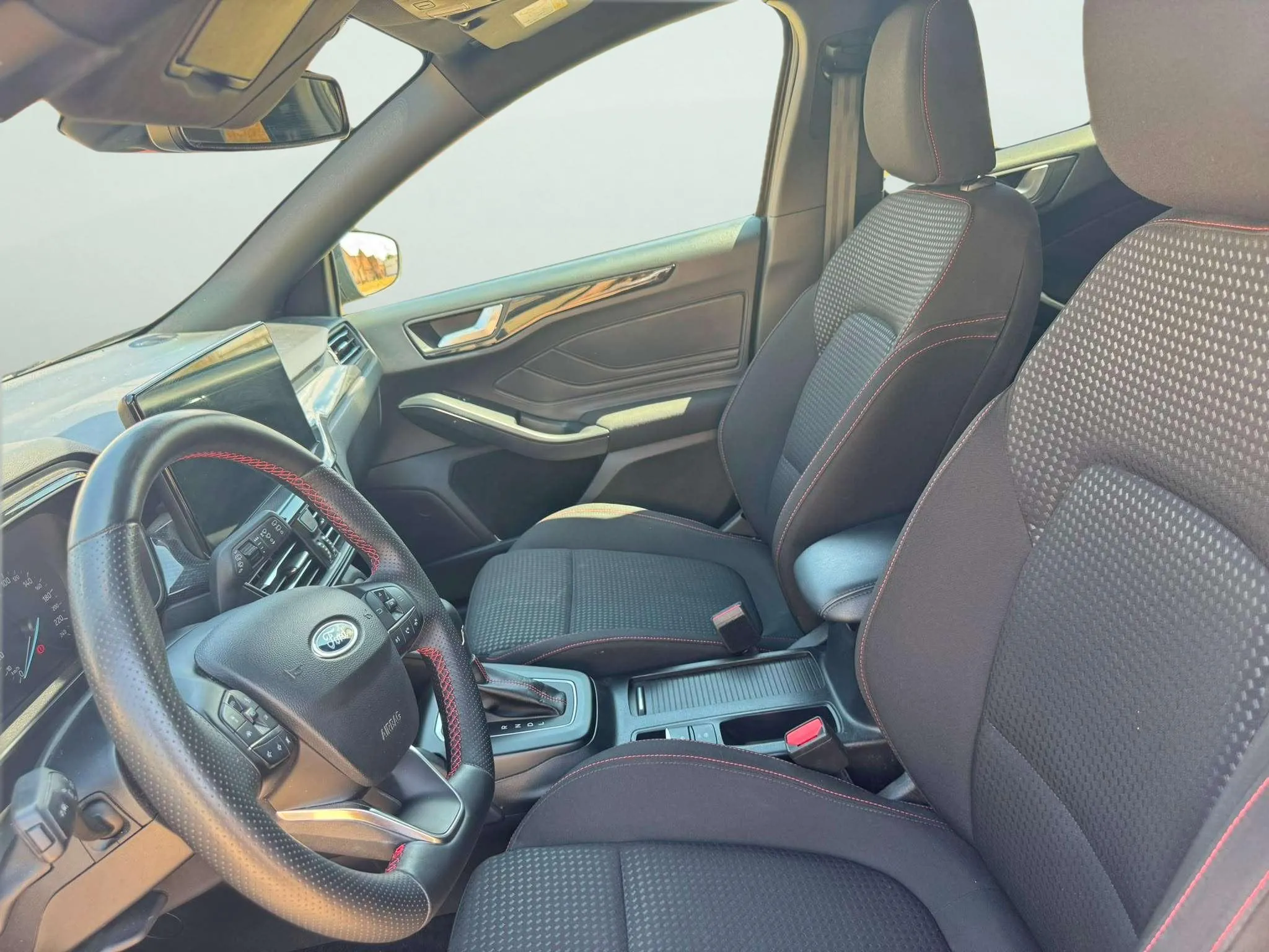 Ford Focus 1.0 EcoBoost MHEV ST-Line - foto 9