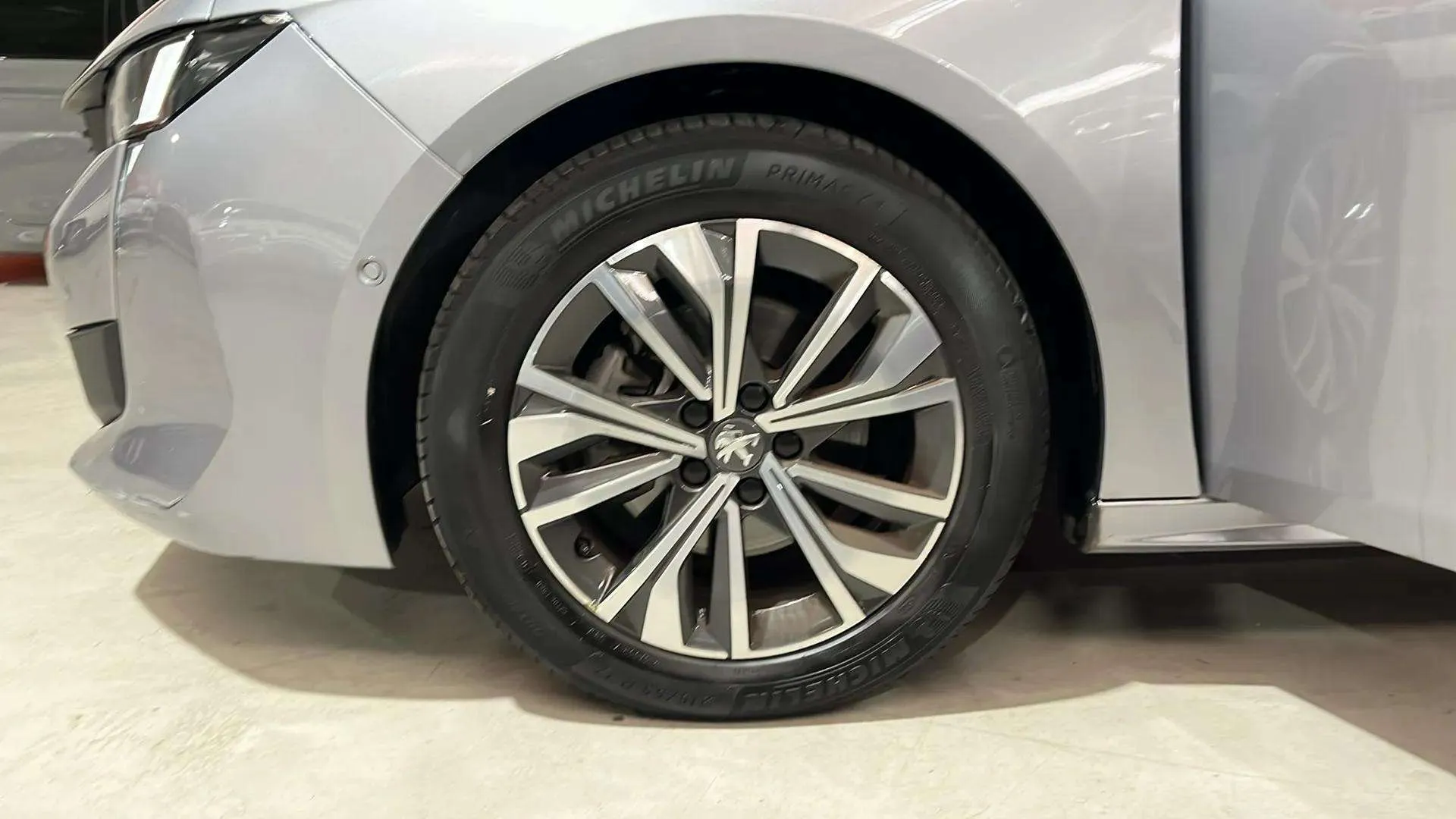 Peugeot 508 Allure BlueHDi 130 EAT8 - foto 28
