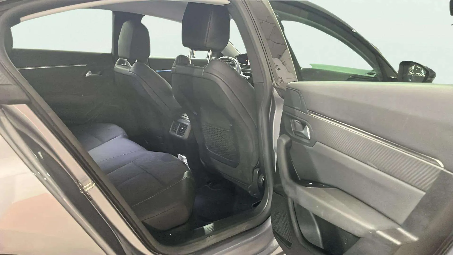 Peugeot 508 Allure BlueHDi 130 EAT8 - foto 14