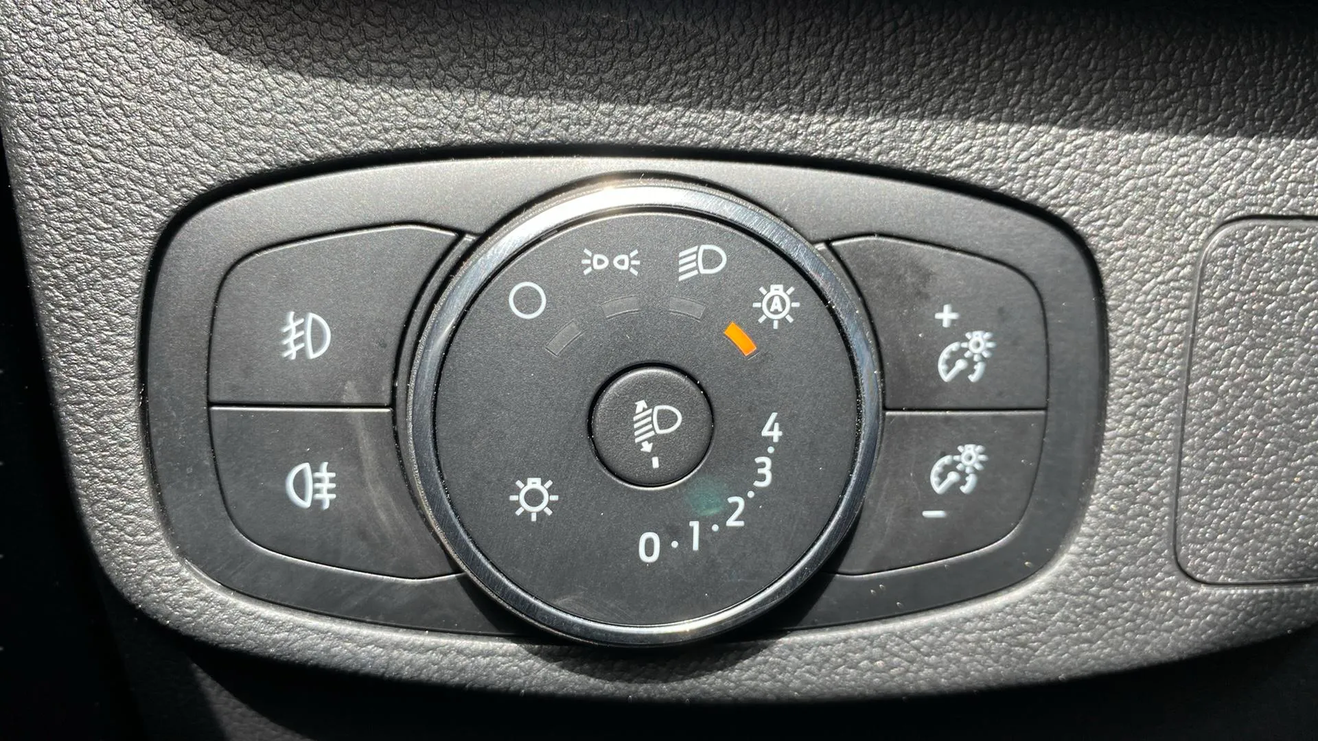Ford Focus 1.0 EcoBoost MHEV ST-Line - foto 21