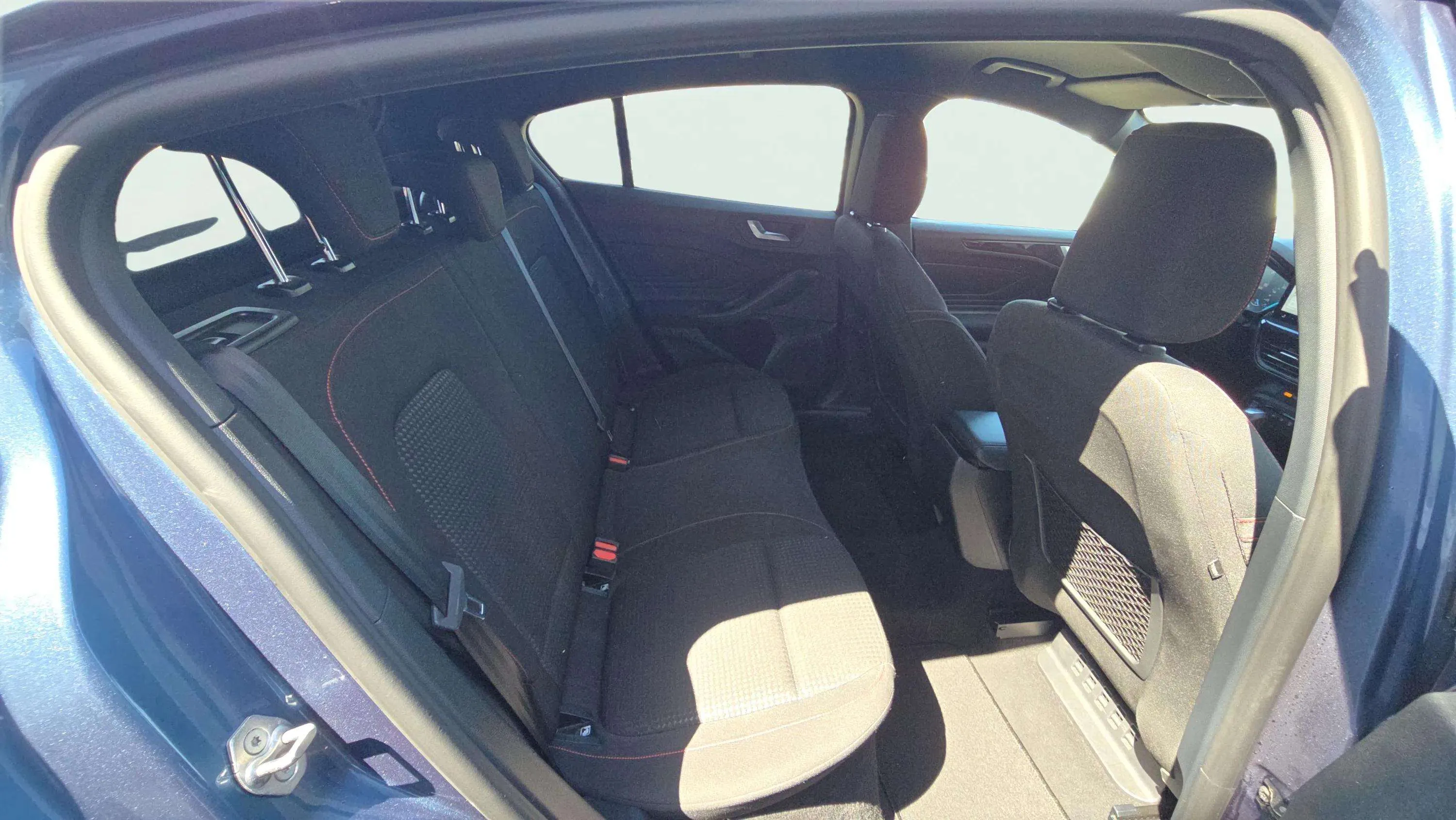 Ford Focus 1.0 EcoBoost MHEV ST-Line X - foto 15