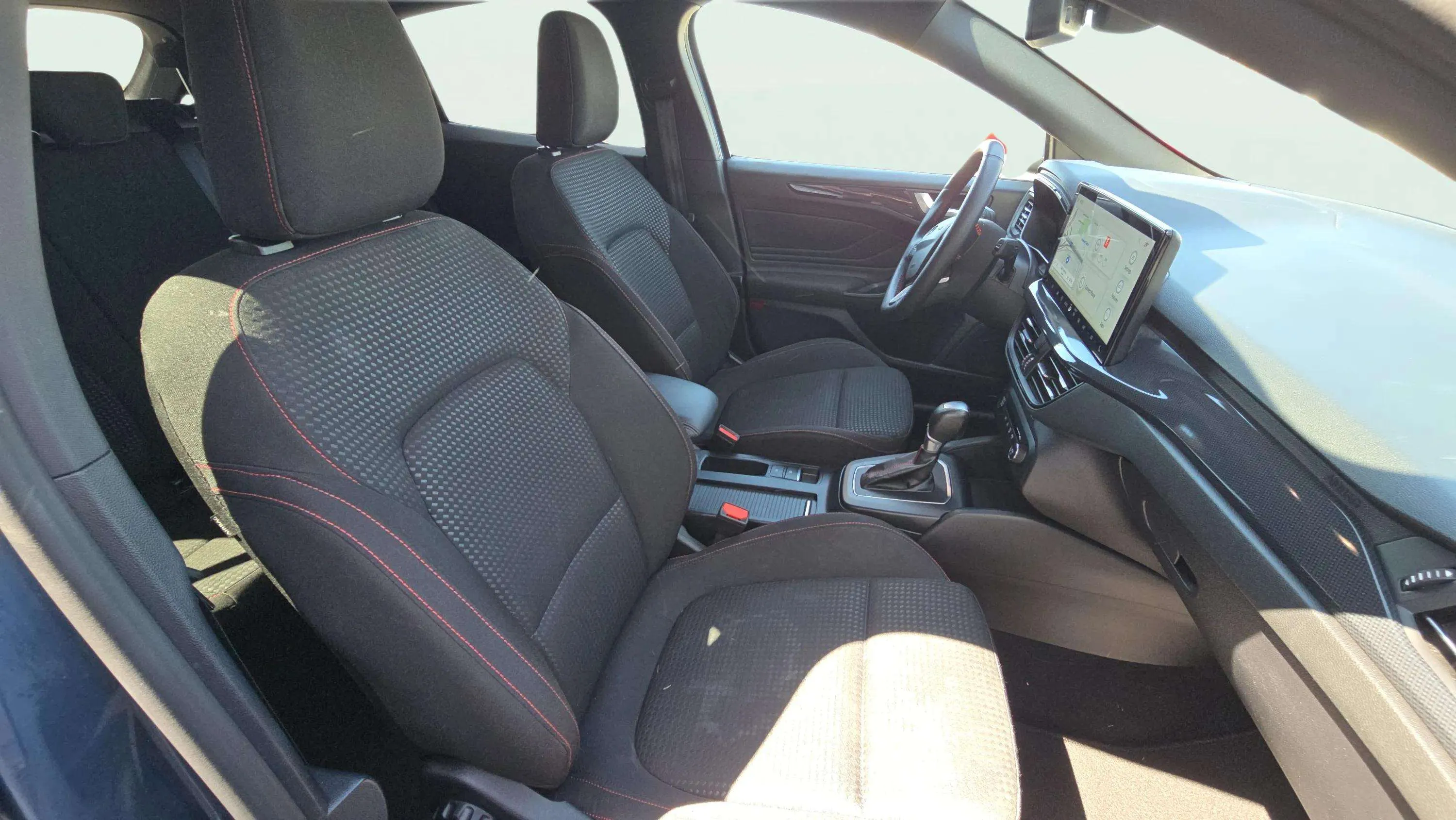 Ford Focus 1.0 EcoBoost MHEV ST-Line X - foto 12