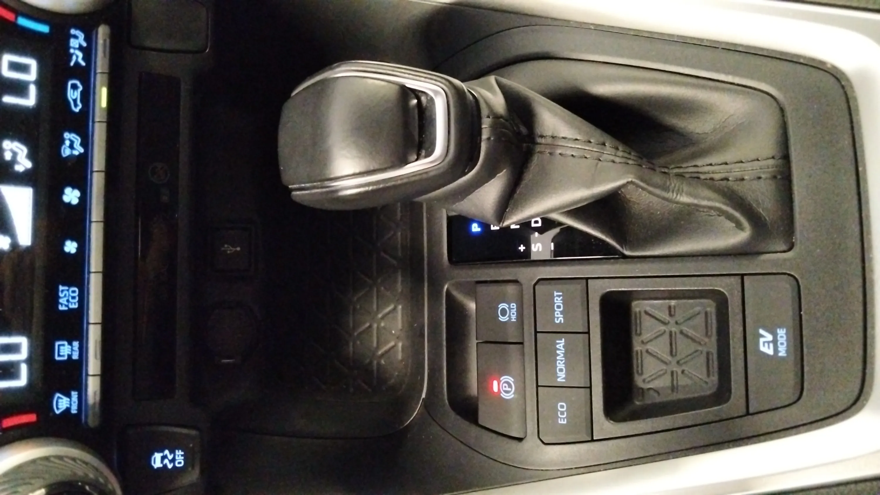 Toyota RAV4 2.5l 220H Advance - foto 24