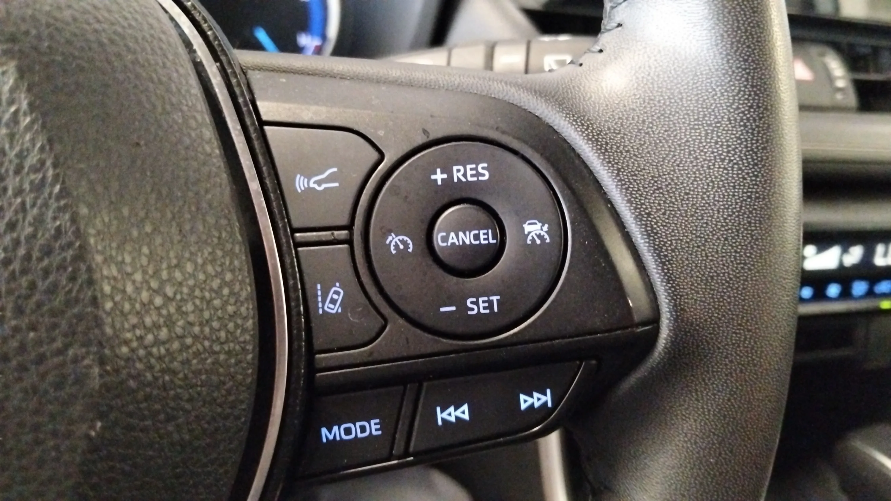 Toyota RAV4 2.5l 220H Advance - foto 16