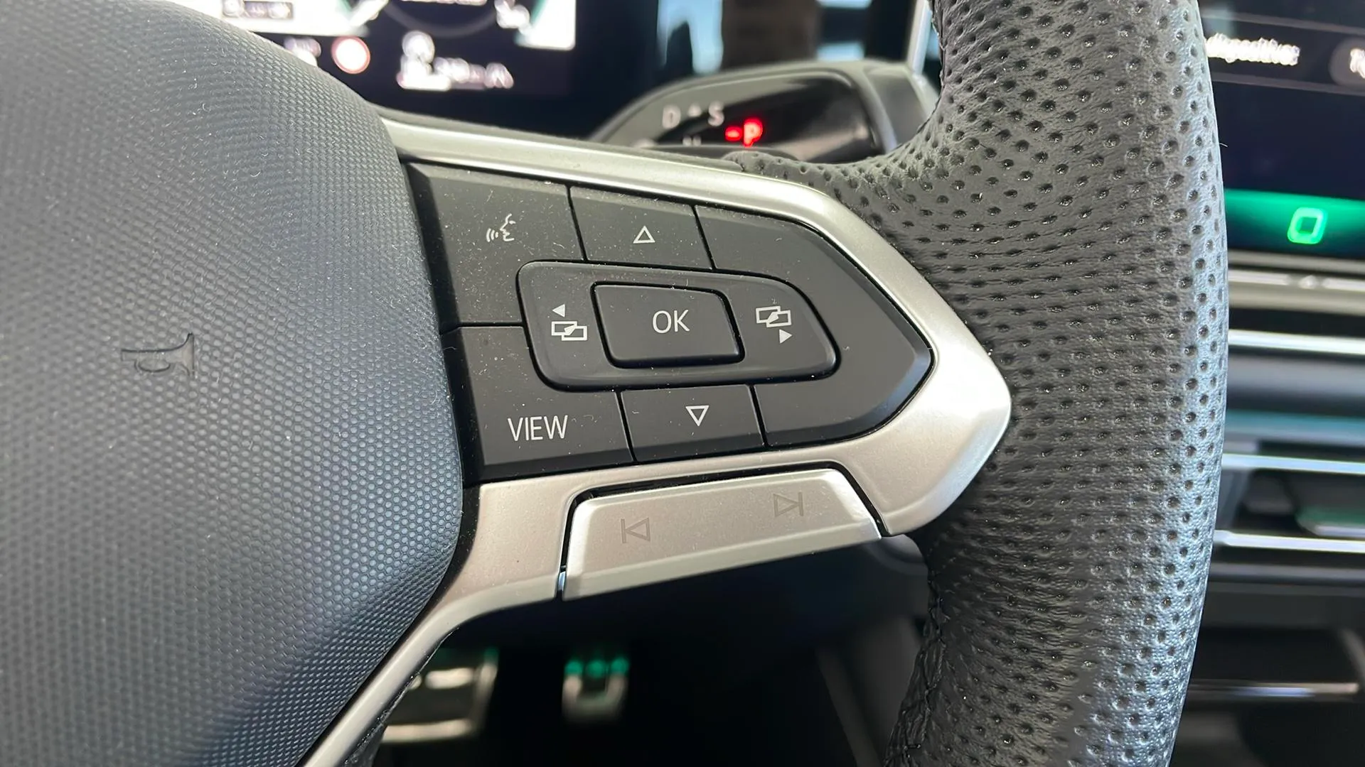 Volkswagen Tiguan R-Line 1.5 eTSI DSG - foto 29