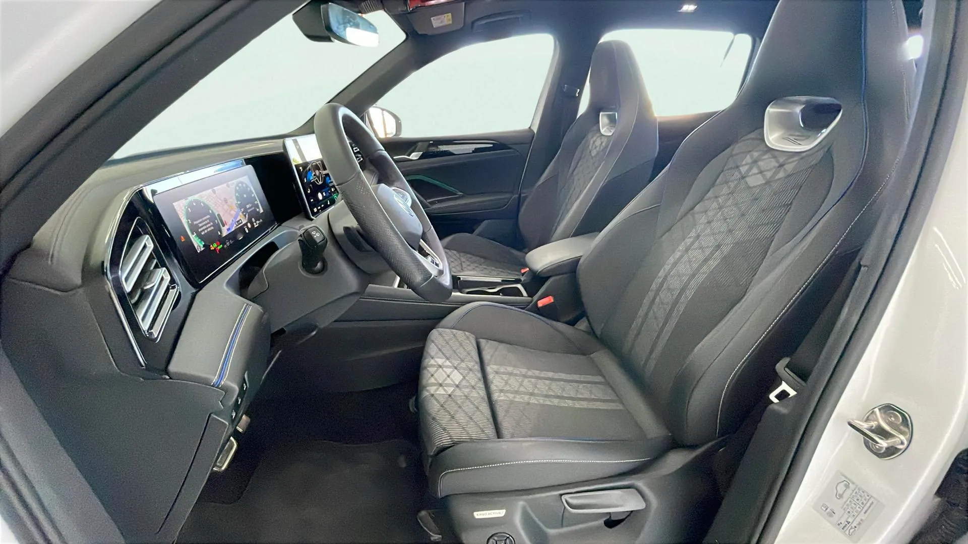 Volkswagen Tiguan R-Line 1.5 eTSI DSG - foto 11