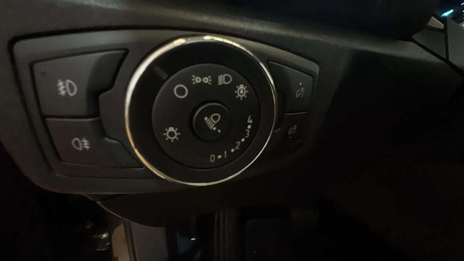 Ford Mondeo 2.0 Híbrido Trend HEV - foto 17