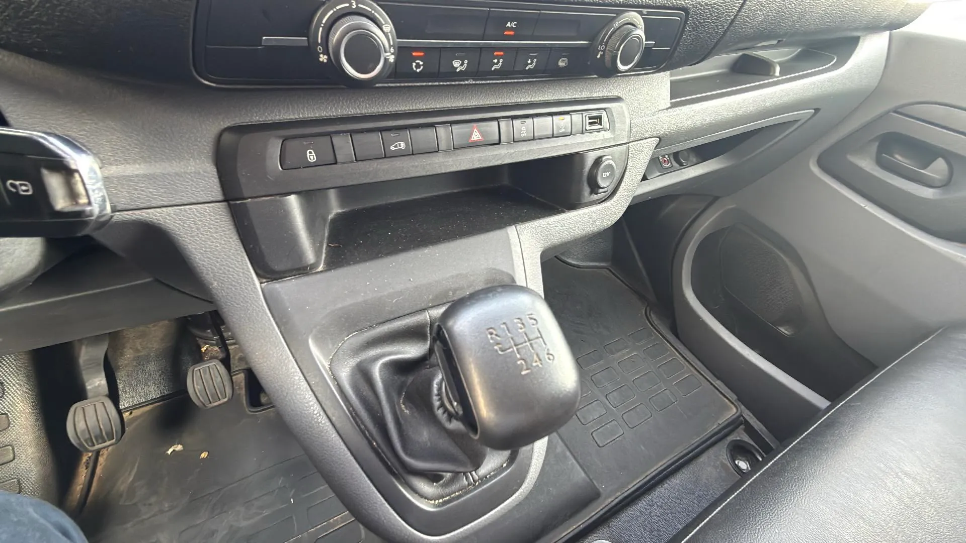 Citroën Jumpy Furgón Talla M BlueHDi 100 - foto 8