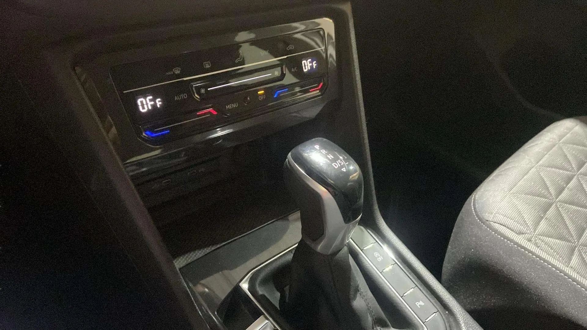 Volkswagen Tiguan Life 2.0 TDI DSG - foto 14