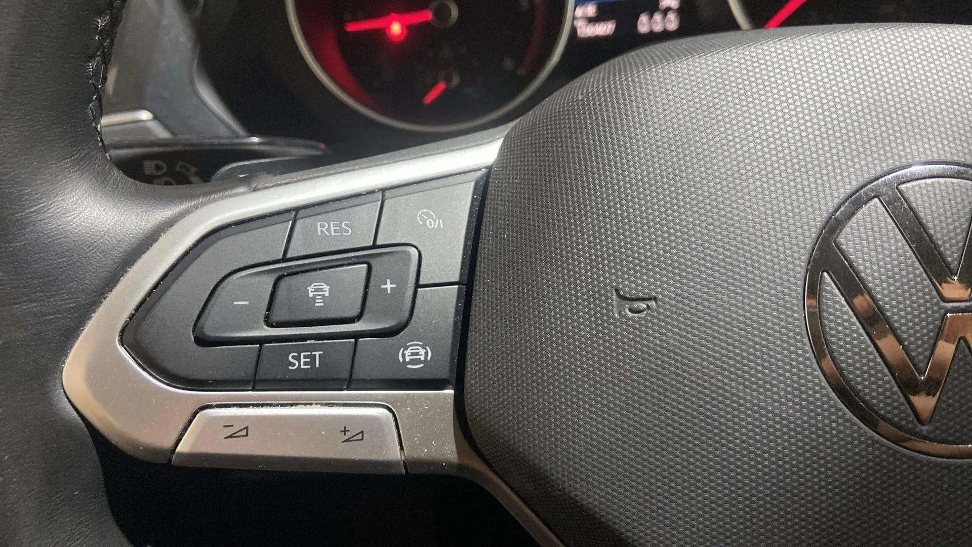 Volkswagen Tiguan Life 2.0 TDI DSG - foto 11