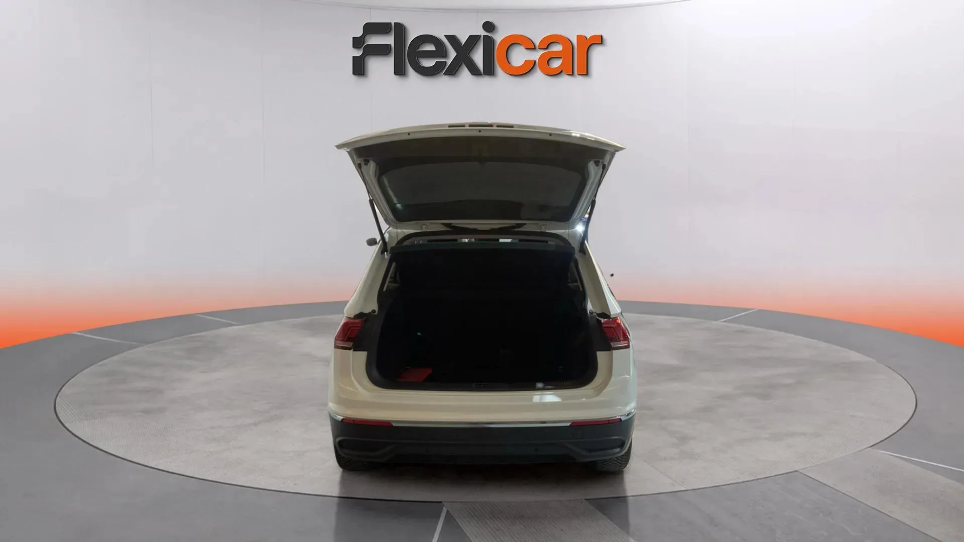 Volkswagen Tiguan Life 2.0 TDI DSG - foto 8