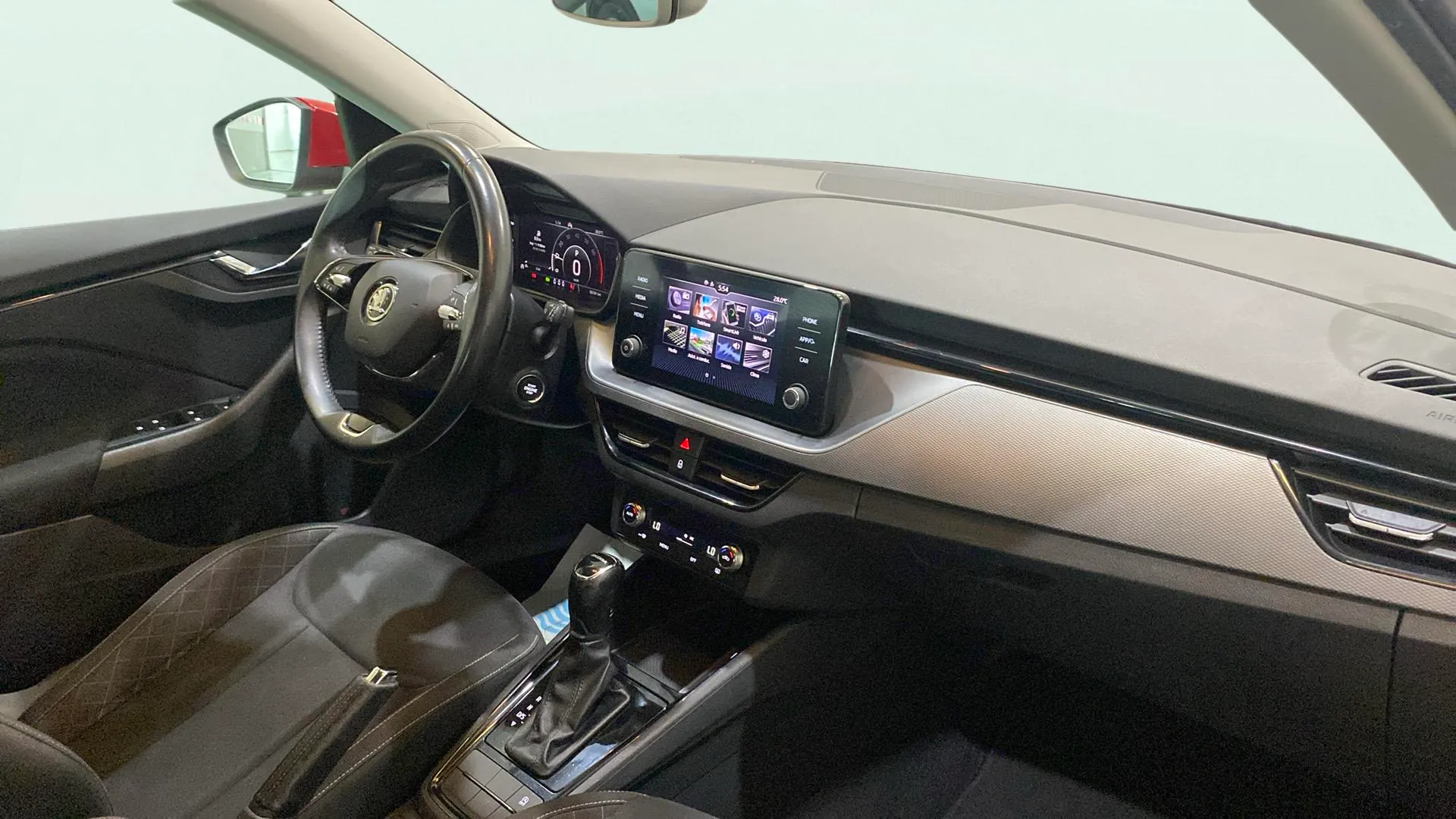 Škoda Kamiq 1.0 TSI DSG Ambition - foto 11