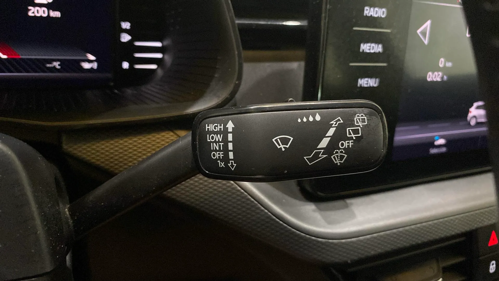 Škoda Kamiq 1.0 TSI DSG Ambition - foto 18