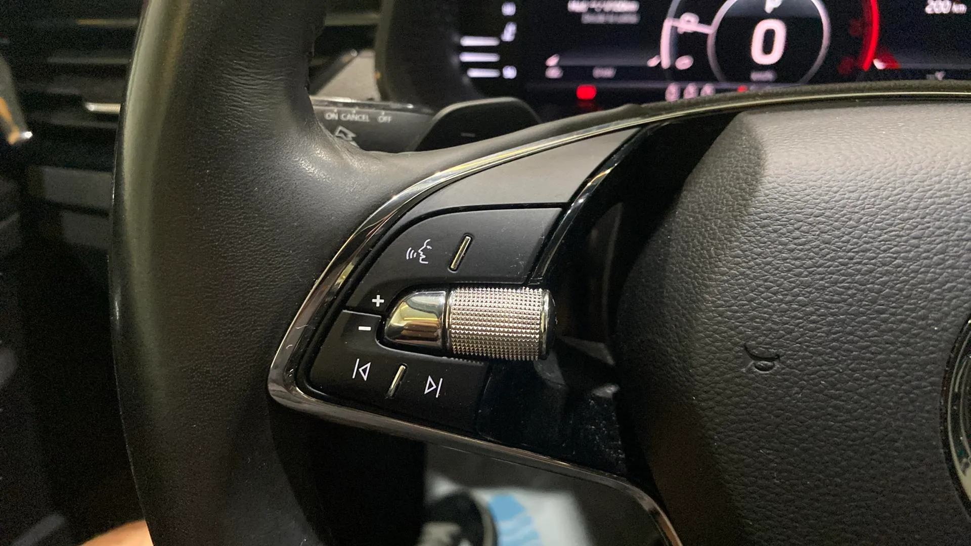 Škoda Kamiq 1.0 TSI DSG Ambition - foto 15