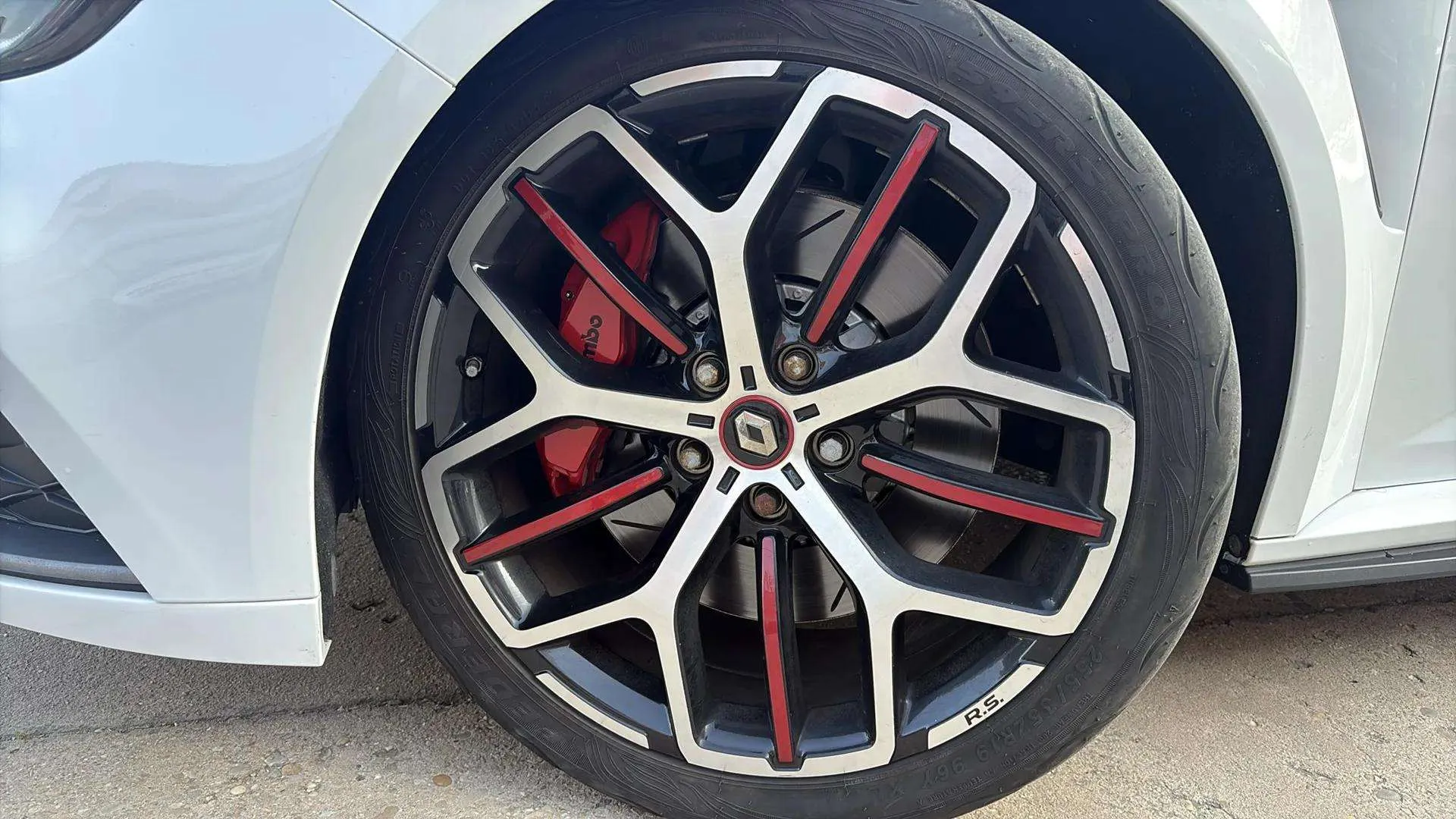 Renault Mégane RS Trophy TCe GPF 18 - foto 26