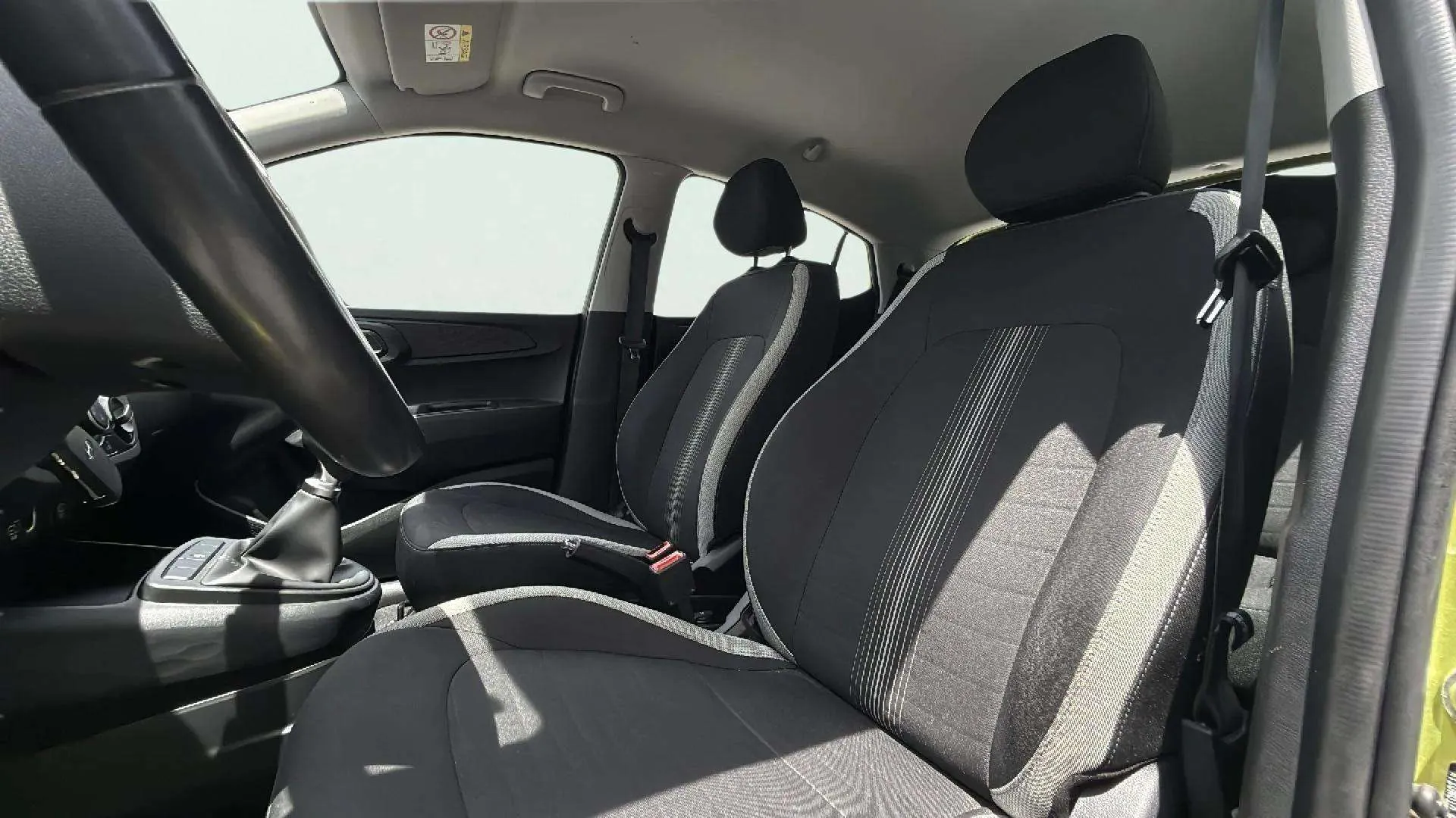 Hyundai i10 1.0 Essence - foto 10