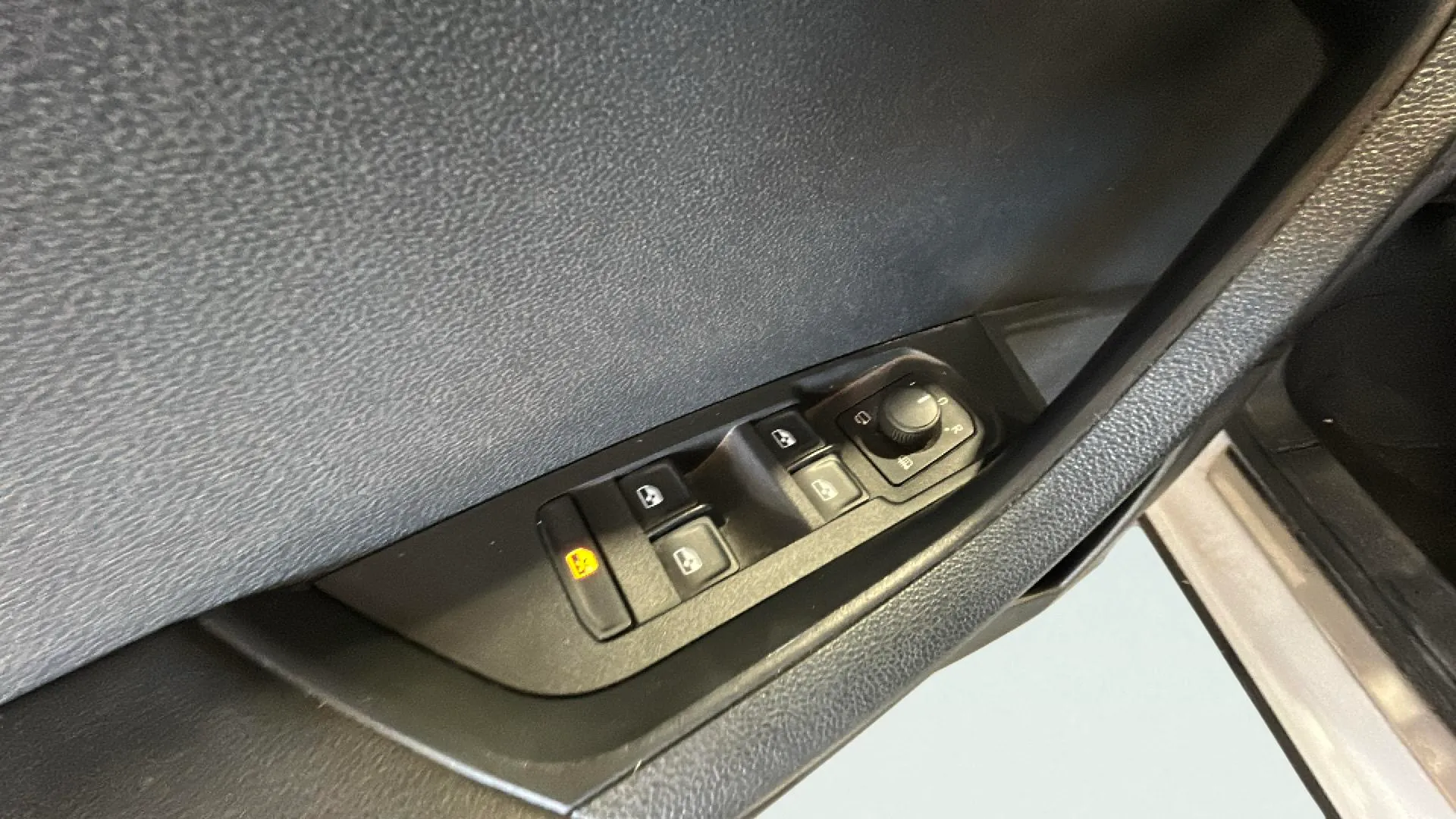 Škoda Karoq 1.5 TSI DSG ACT Sportline - foto 22